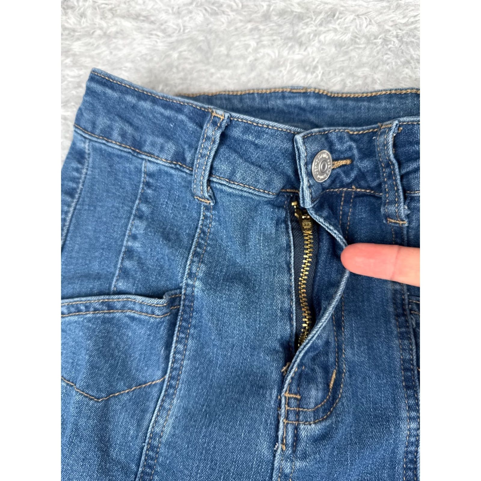 Shein Shein Jeans Women 2 Blue Denim Flare High Rise Raw Hem Cotton Blend 22x28 Size 26" / US 2 / IT 38 - 5 Thumbnail
