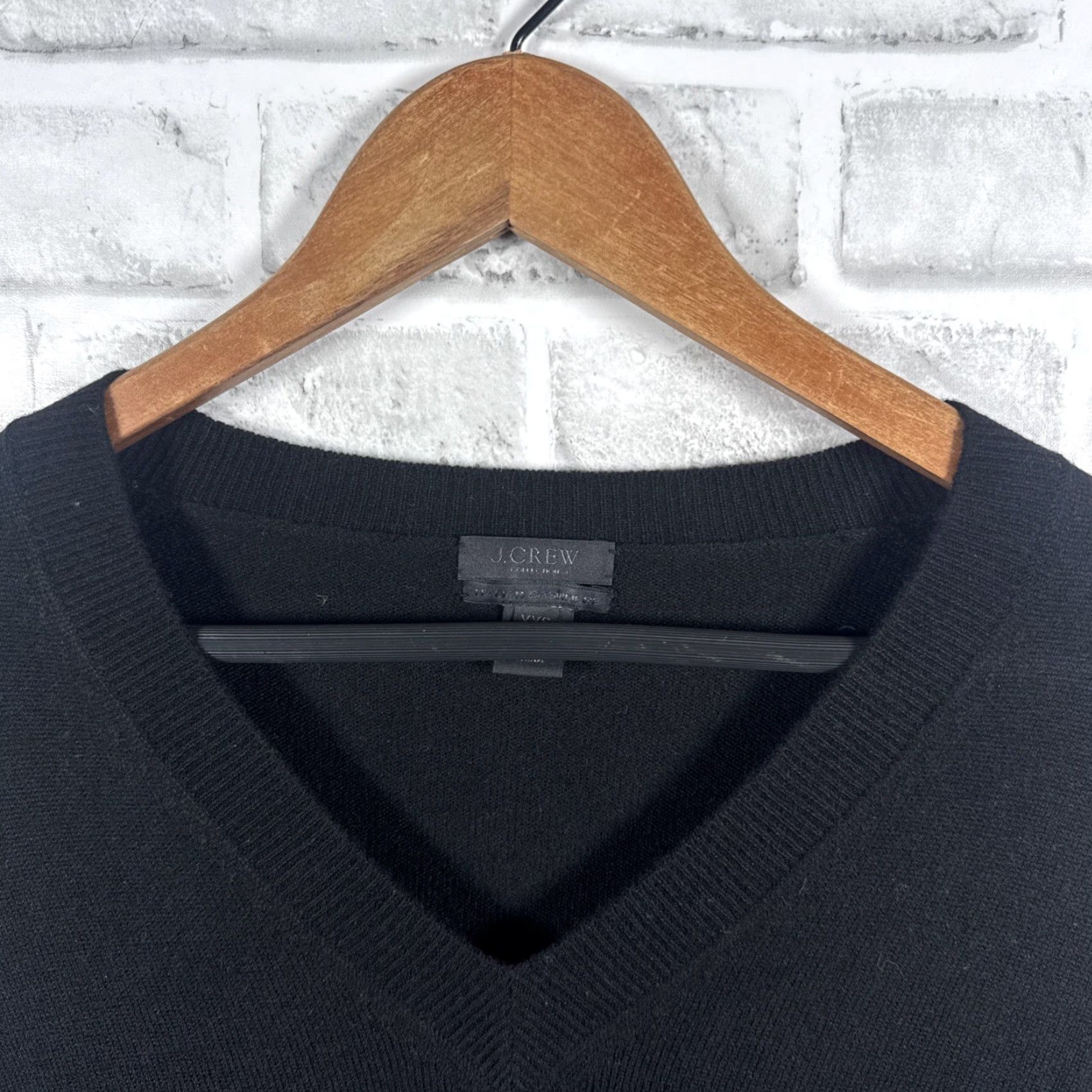 J.Crew J Crew Italian Cashmere Black V-Neck Pullover Sweater Womens XXS 16” Pit to Pit Size XXS / US 00 / IT 34 - 2 Thumbnail