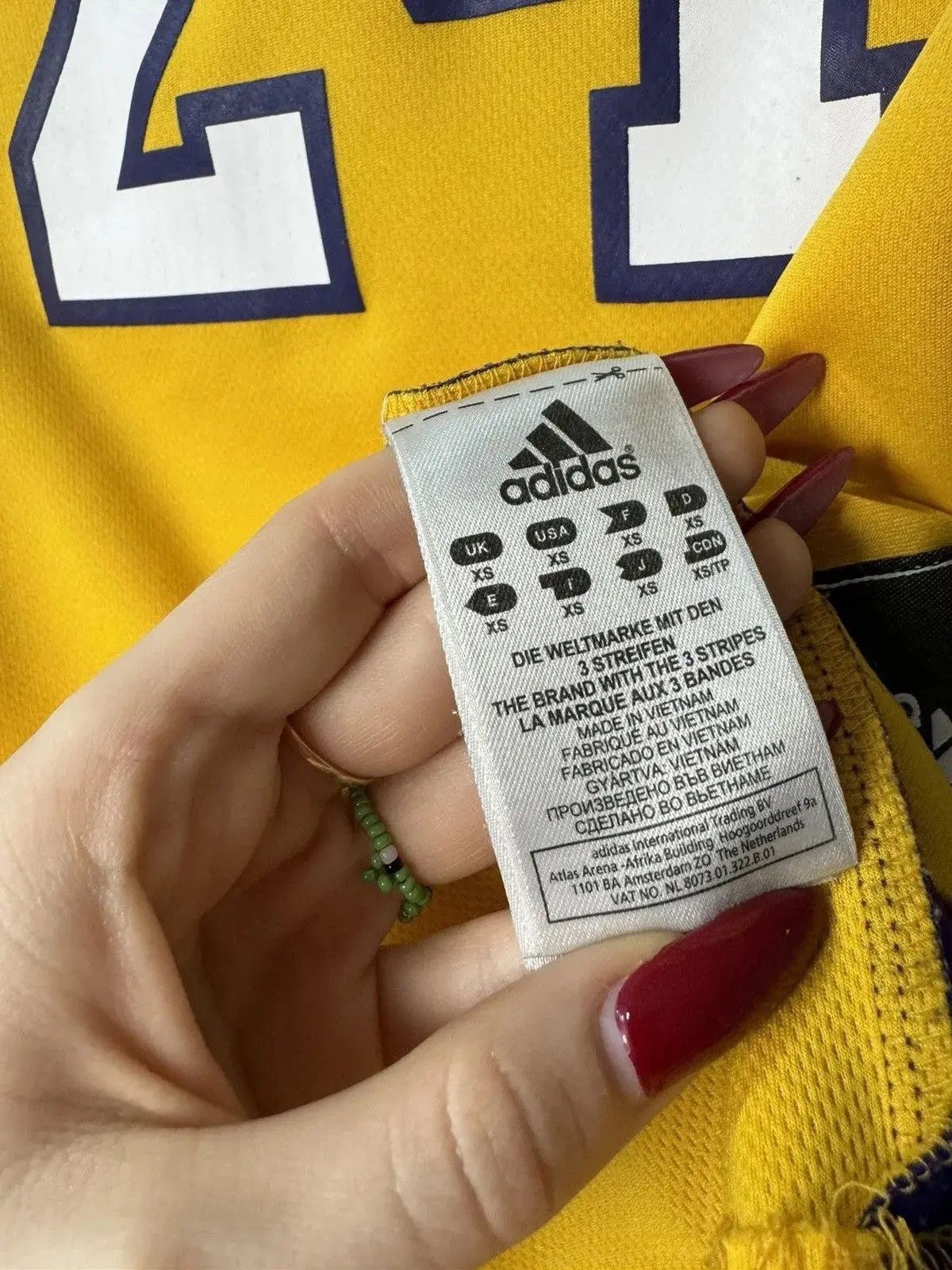 NBA × Vintage Kobe Bryant Los Angeles Lakers adidas Swingman Home Jersey Size US S / EU 44-46 / 1 - 8 Thumbnail