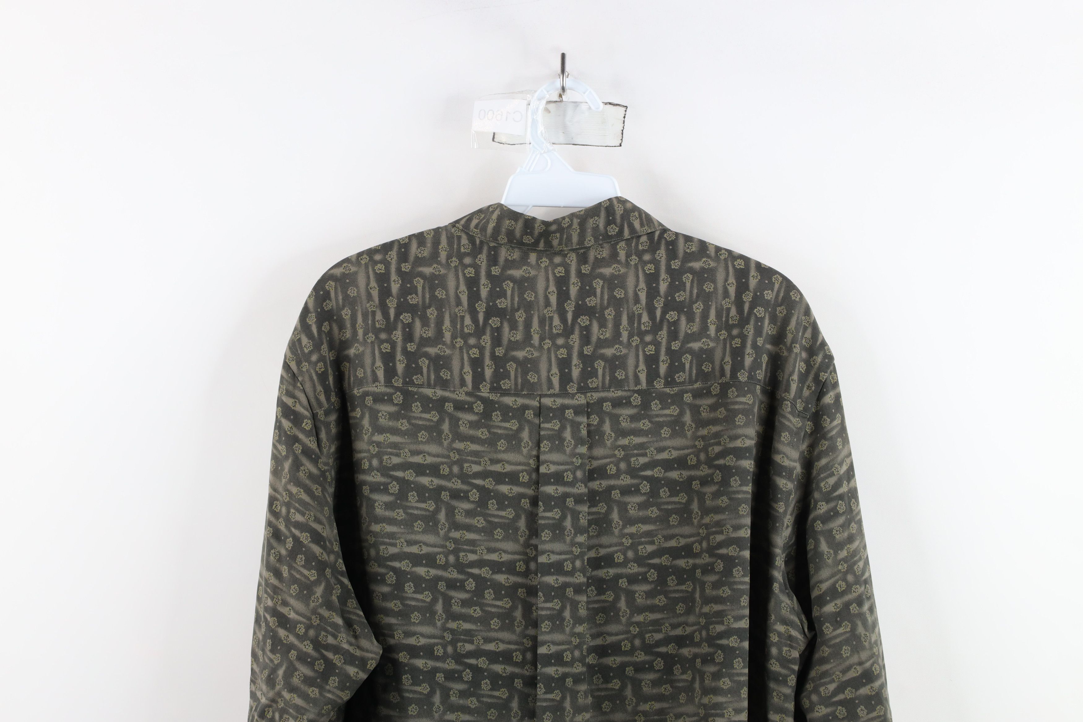 Vintage Vintage 90s Streetwear Silk Geometric Collared Button Shirt Size US S / EU 44-46 / 1 - 8 Thumbnail