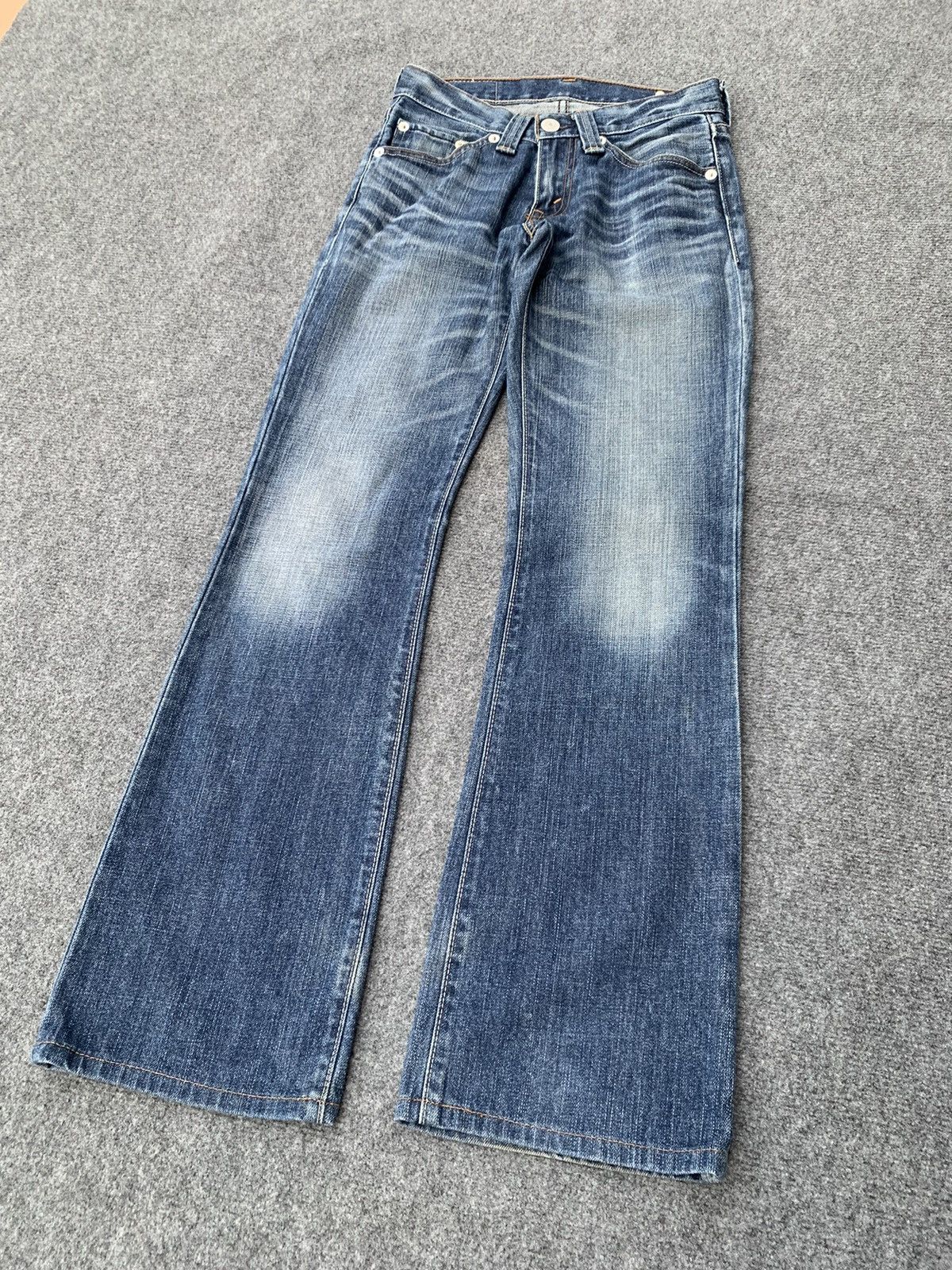 Flare Levi's 708 faded denim grunge style.