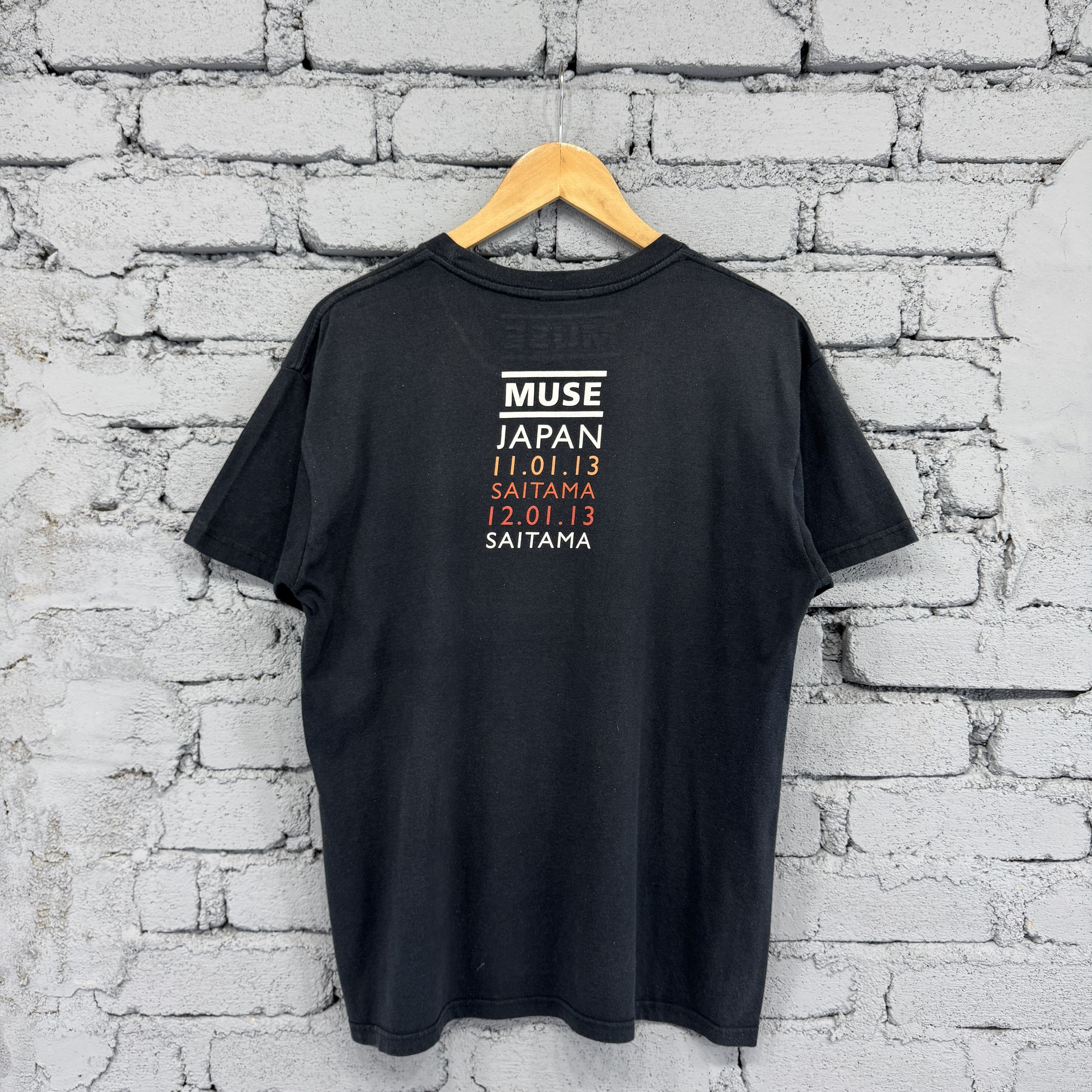 Band Tees Rare Muse The 2nd Law Tour Japan Sunfaded Tshirt Size US L / EU 52-54 / 3 - 2 Thumbnail