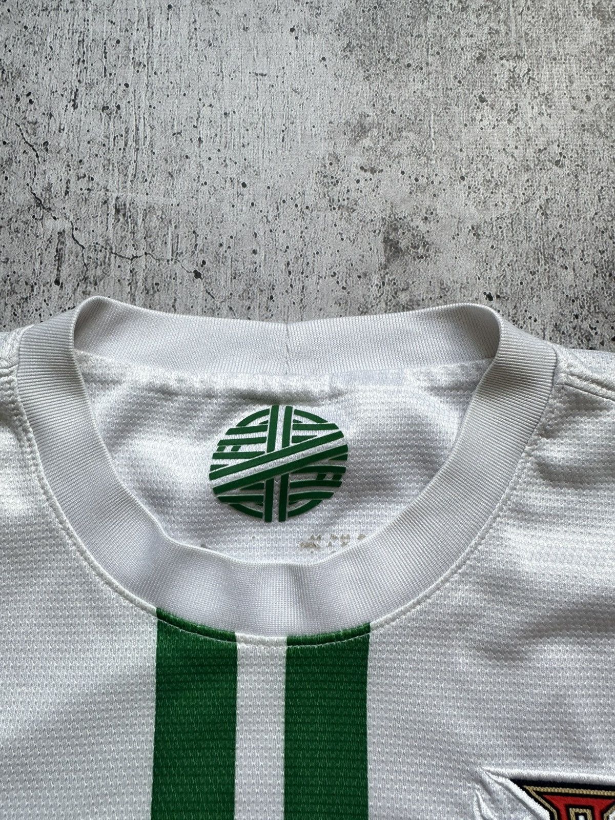 Nike 2012 Nike Portugal Euro Luis Nani #17 Vintage Soccer Jersey Size US M / EU 48-50 / 2 - 6 Thumbnail