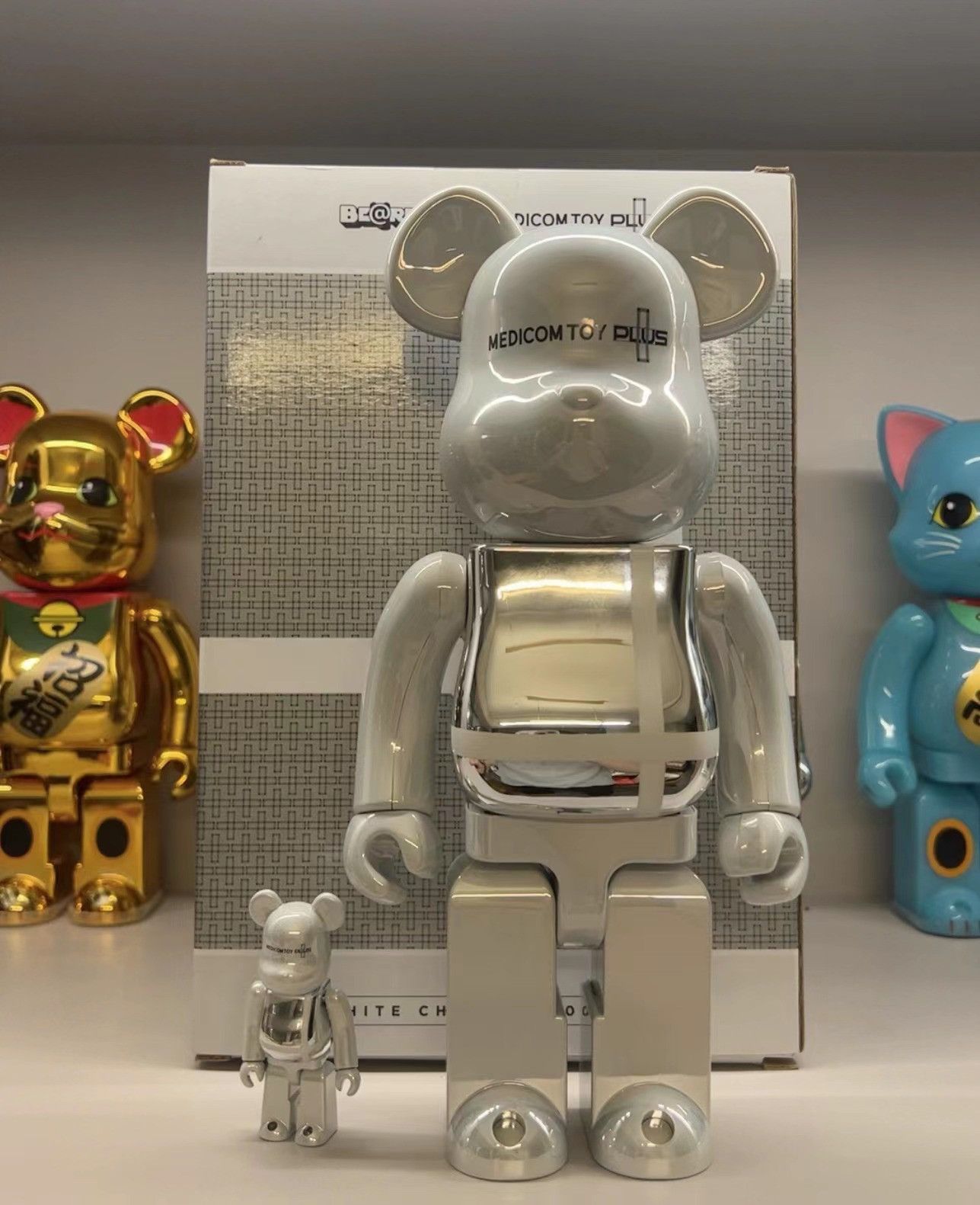 Japanese Brand × Medicom Bearbrick Bearbrick Medicom Toy Plus White Chrome  100% & 400% Set | Grailed