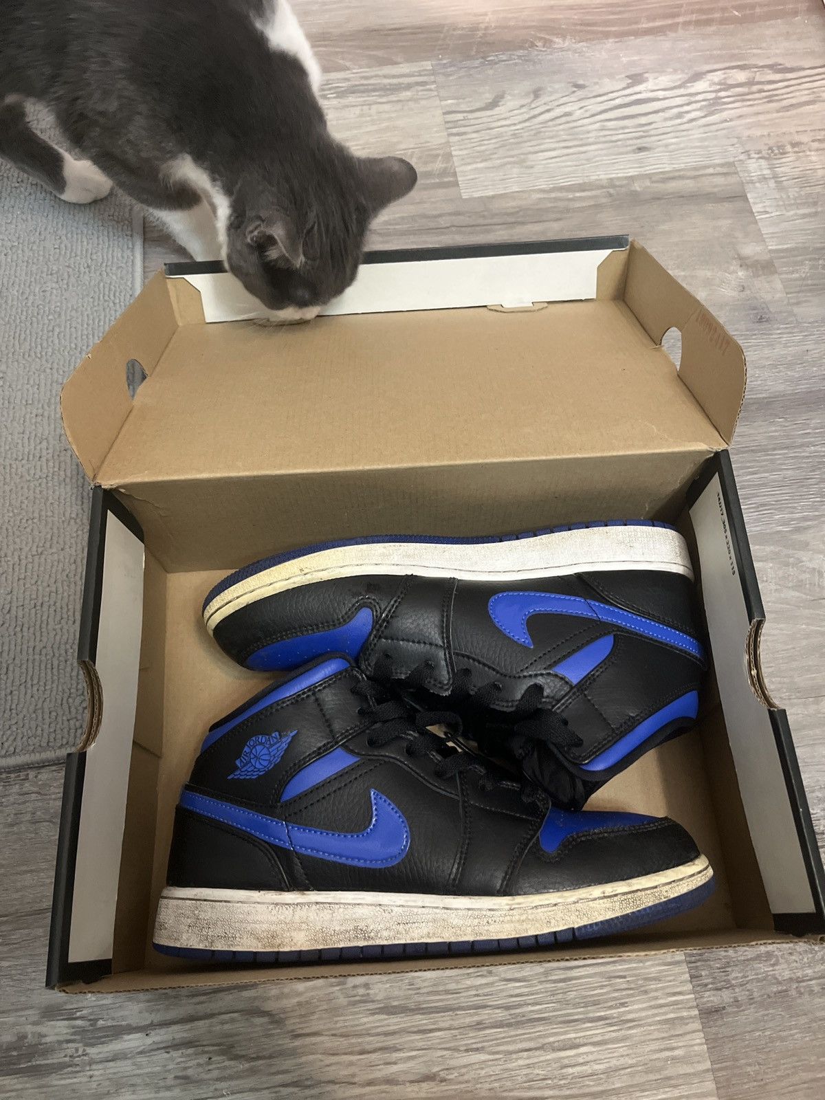 Jordan Brand Air Jordan Black-Hyper Royal-White Size US 6.5 / EU 39-40 - 1 Thumbnail