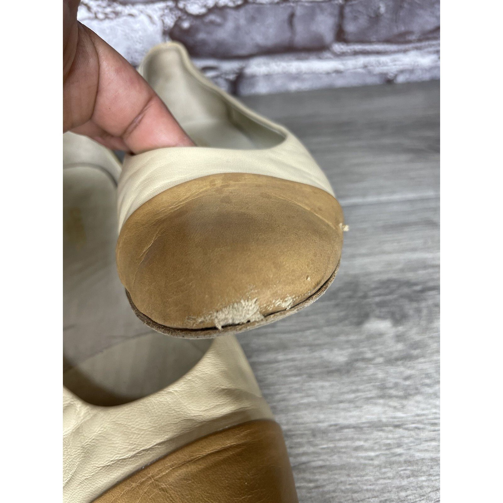 Carel Paris CAREL PARIS Ivory Leather Tan Brown Cap Toe Ballet Flats Wom Size US 9 / IT 39 - 19 Thumbnail
