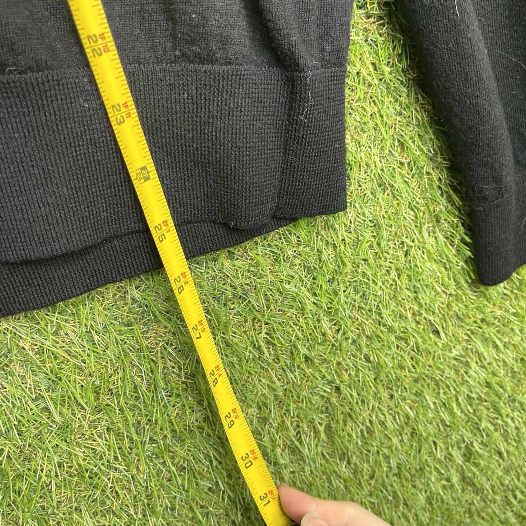 Polo Ralph Lauren VINTAGE Polo Ralph Lauren Sweater Mens M Black V-Neck Merino Wool Pullover Golf Size US M / EU 48-50 / 2 - 7 Thumbnail