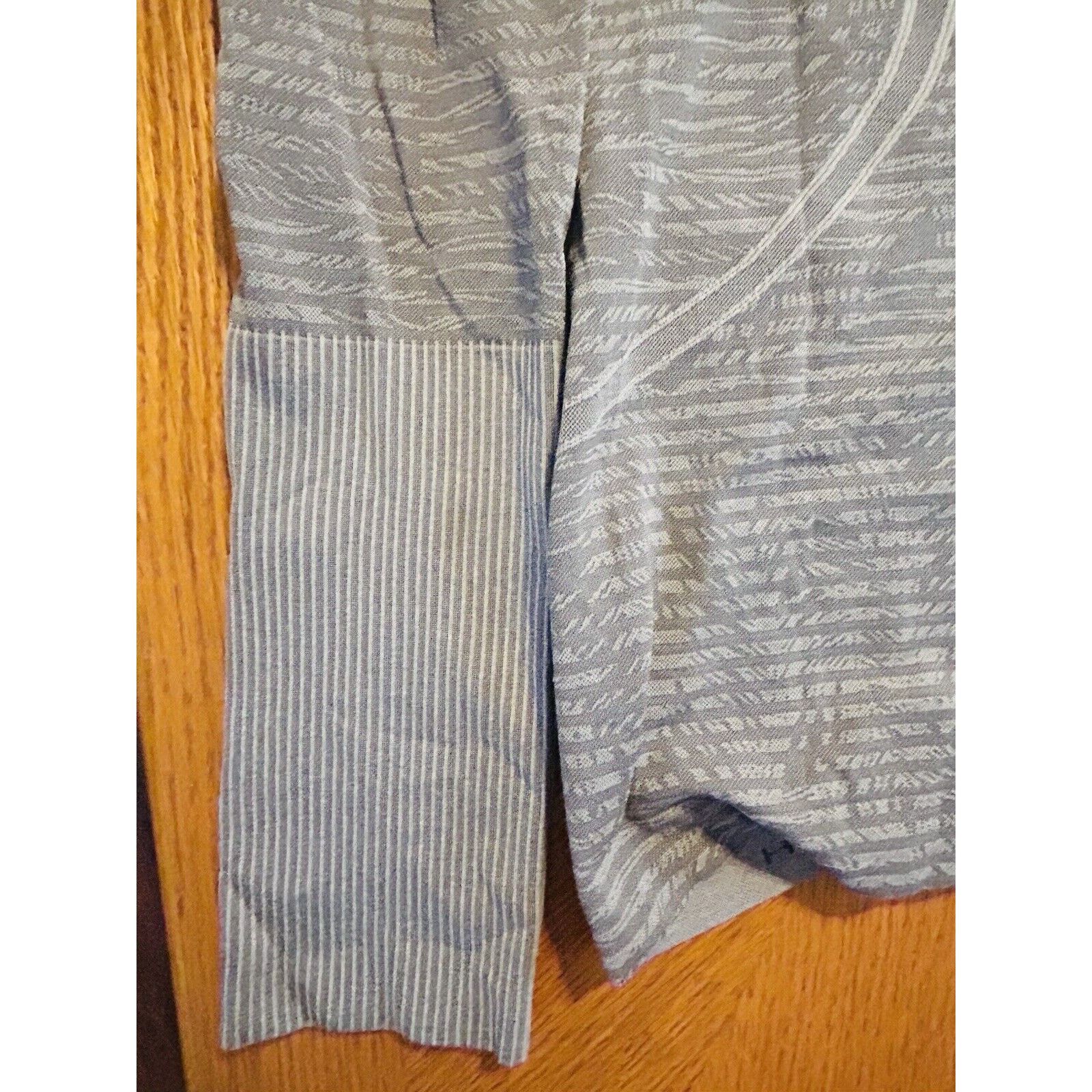 Lululemon Lululemn Shirt Wmn 12 Gry Run Swift Tech Shirt Feathr Pattrn Size XL / US 12-14 / IT 48-50 - 5 Thumbnail