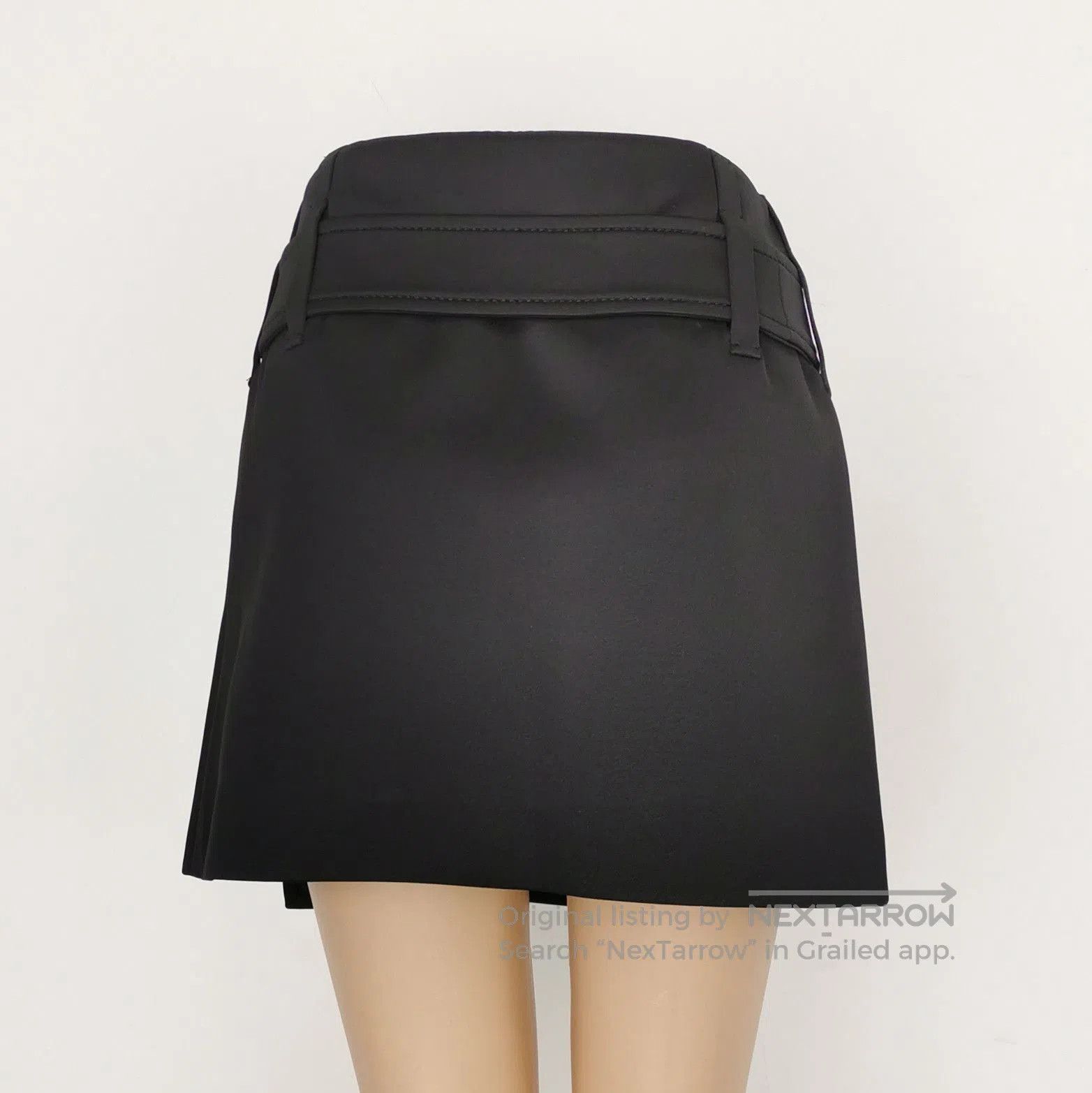 Prada Prada Logo Appliqué Skirt in Black . Size 37" - 2 Thumbnail