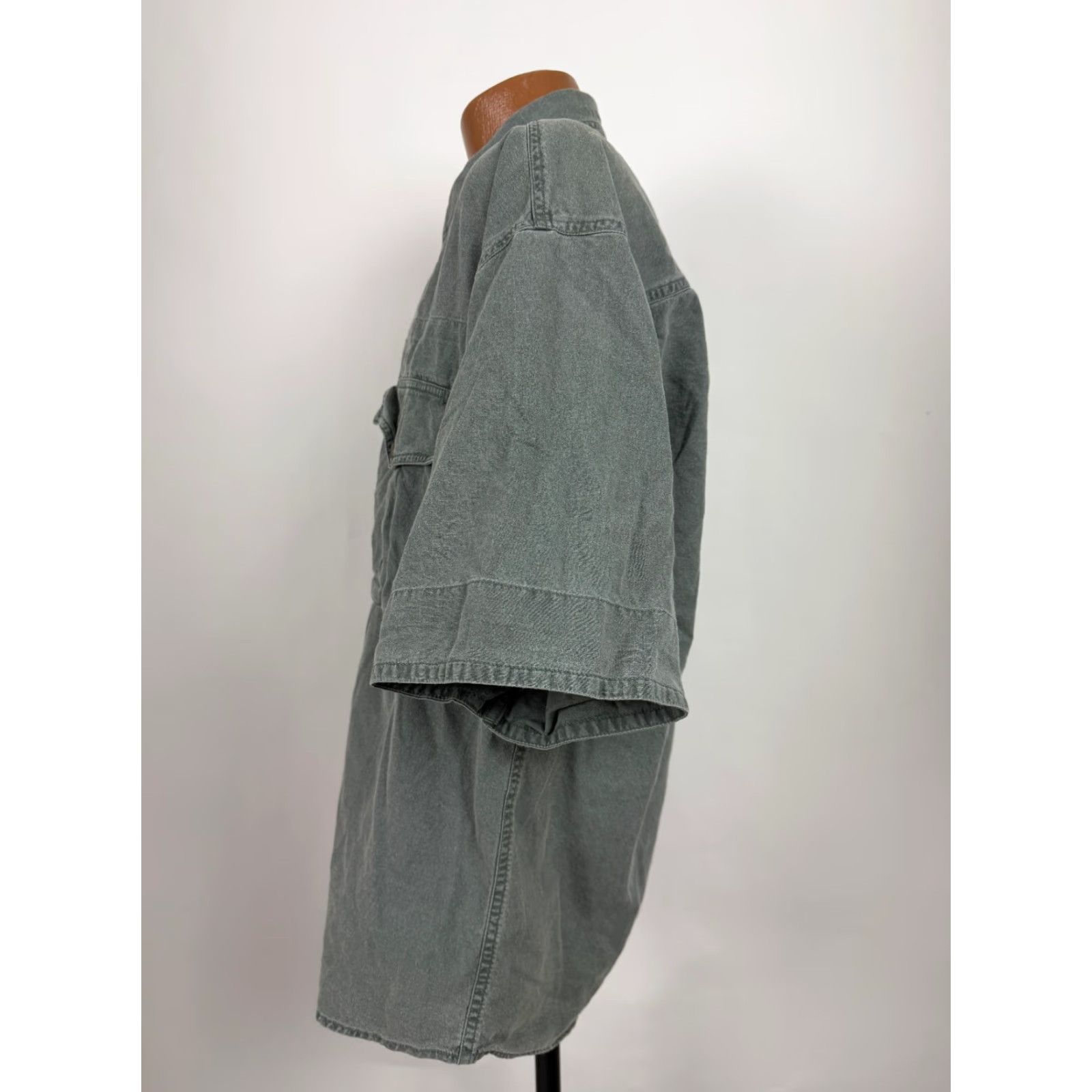 Vintage VINTAGE Fryday Club Shirt Men M Oversize Short Sleeve Button-Up 90s Green Midweight Cotton, 90s, Grunge, Outdoor, Travel Mens Size US M / EU 48-50 / 2 - 6 Thumbnail