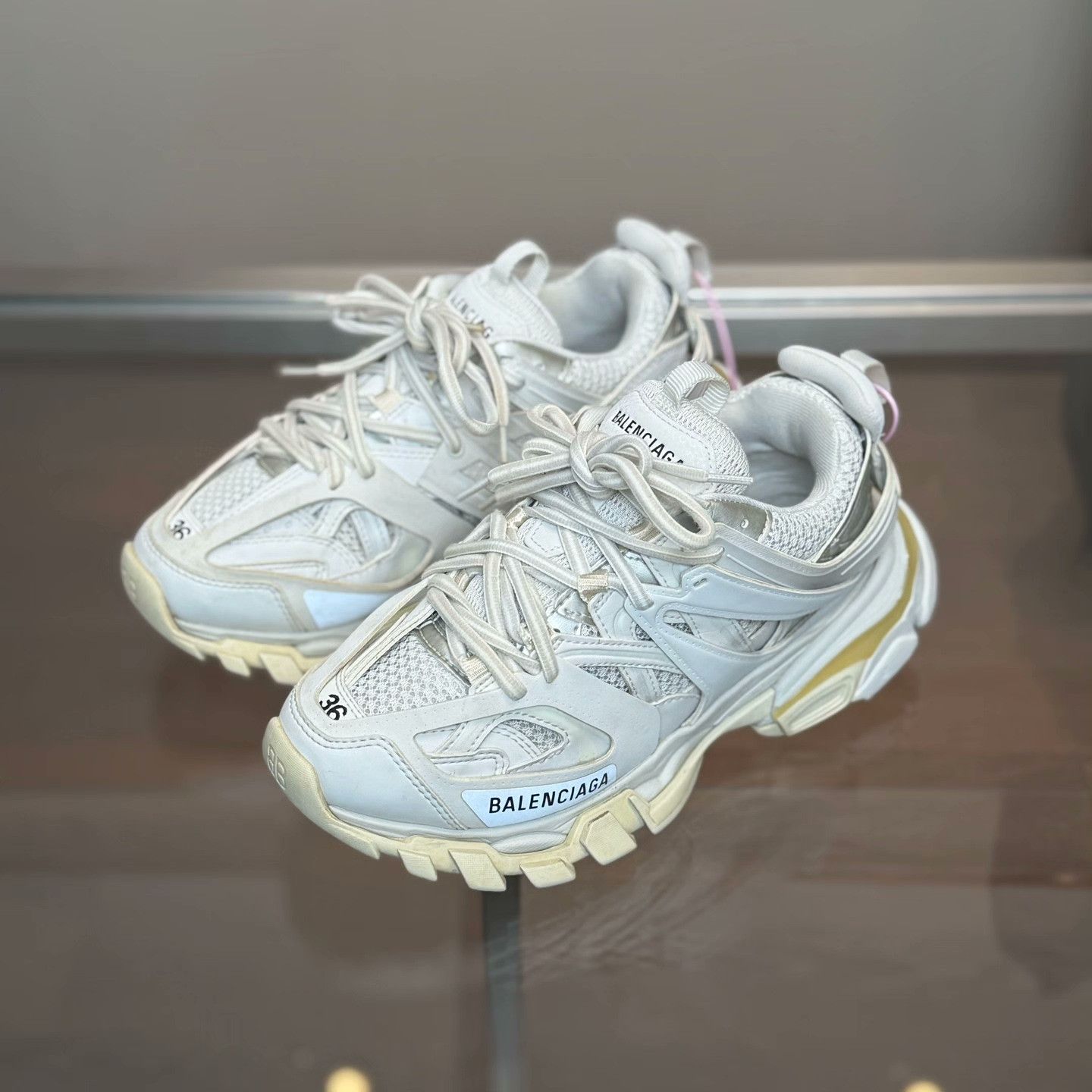 Balenciaga Balenciaga White Lowtop Sneakers 36 Women Size US 6 / IT 36 - 1 Thumbnail