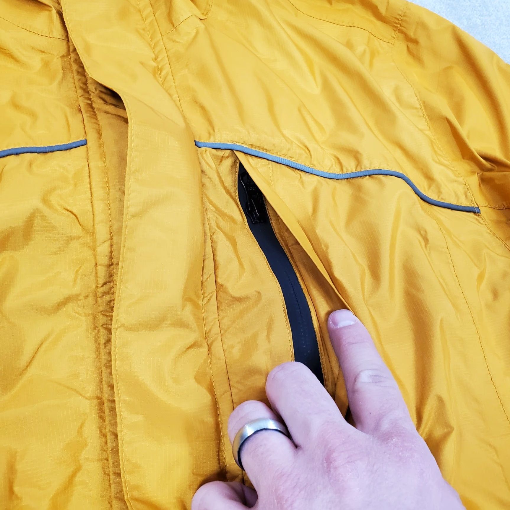 Eddie Bauer VINTAGE Eddie Bauer Jacket Mens S Yellow Windbreaker Coat Weatheredge Hooded Size US S / EU 44-46 / 1 - 4 Thumbnail