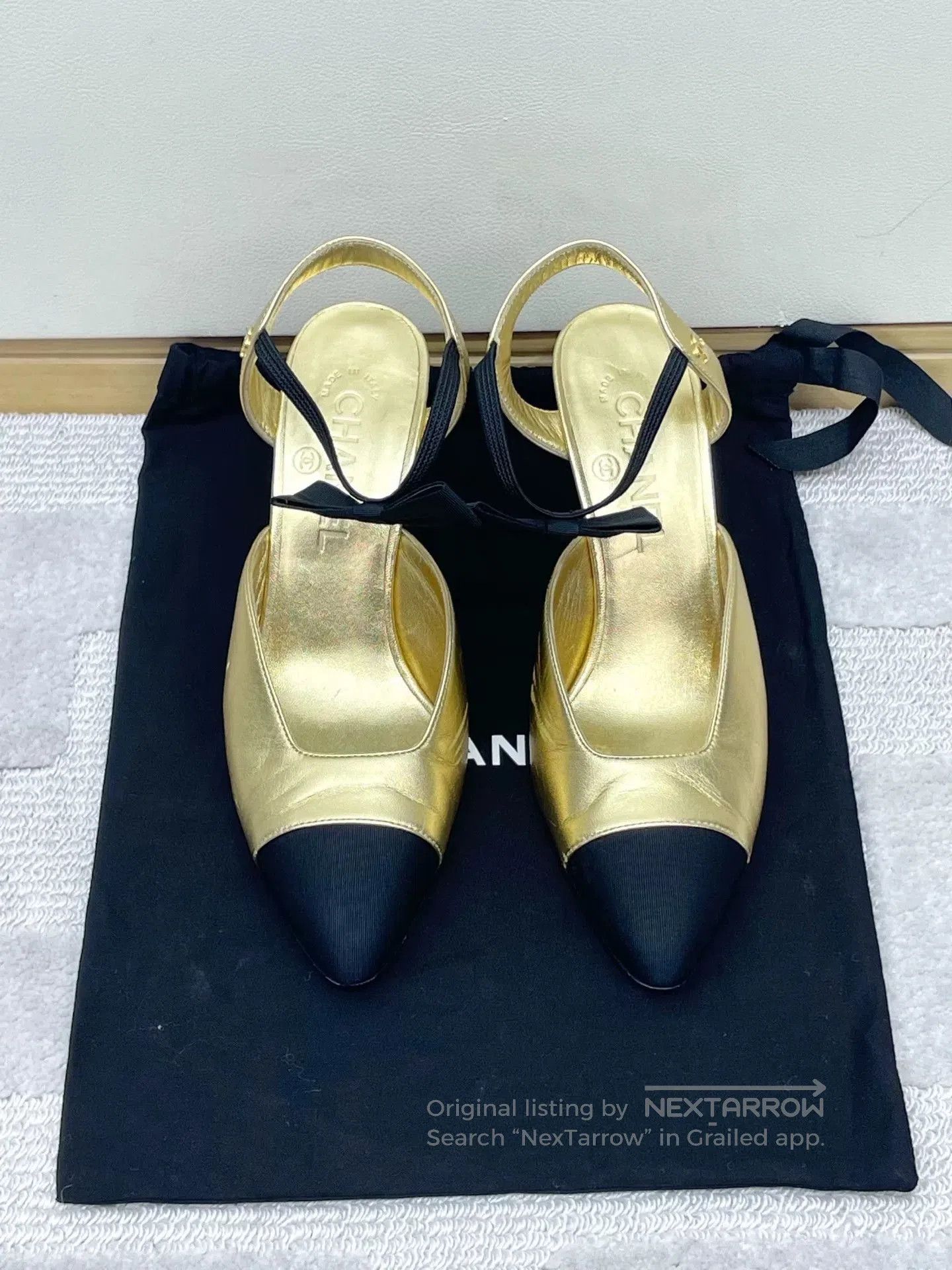 Chanel Chanel Runway Black Gold Bow Block Heels. Size US 5.5 / IT 35.5 - 1 Thumbnail