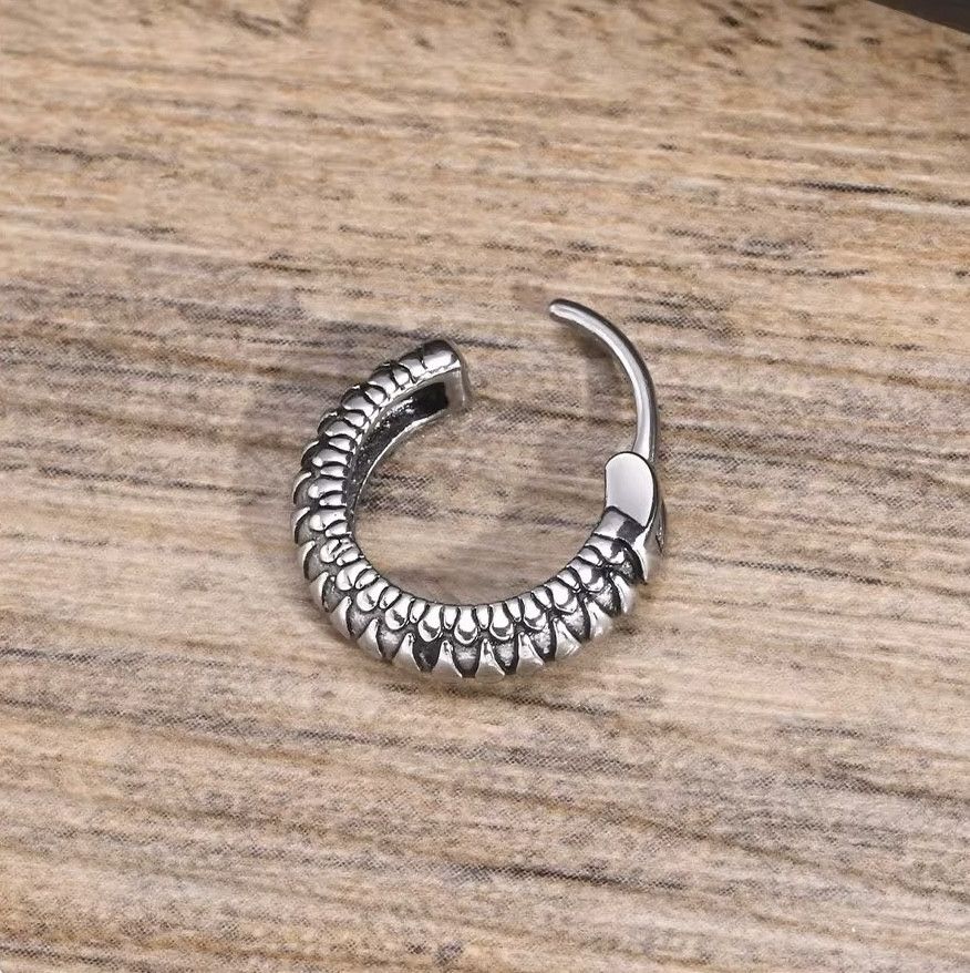 Jewelry × Vintage Vintage Snake Pattern Hoop Earrings Size ONE SIZE - 3 Thumbnail
