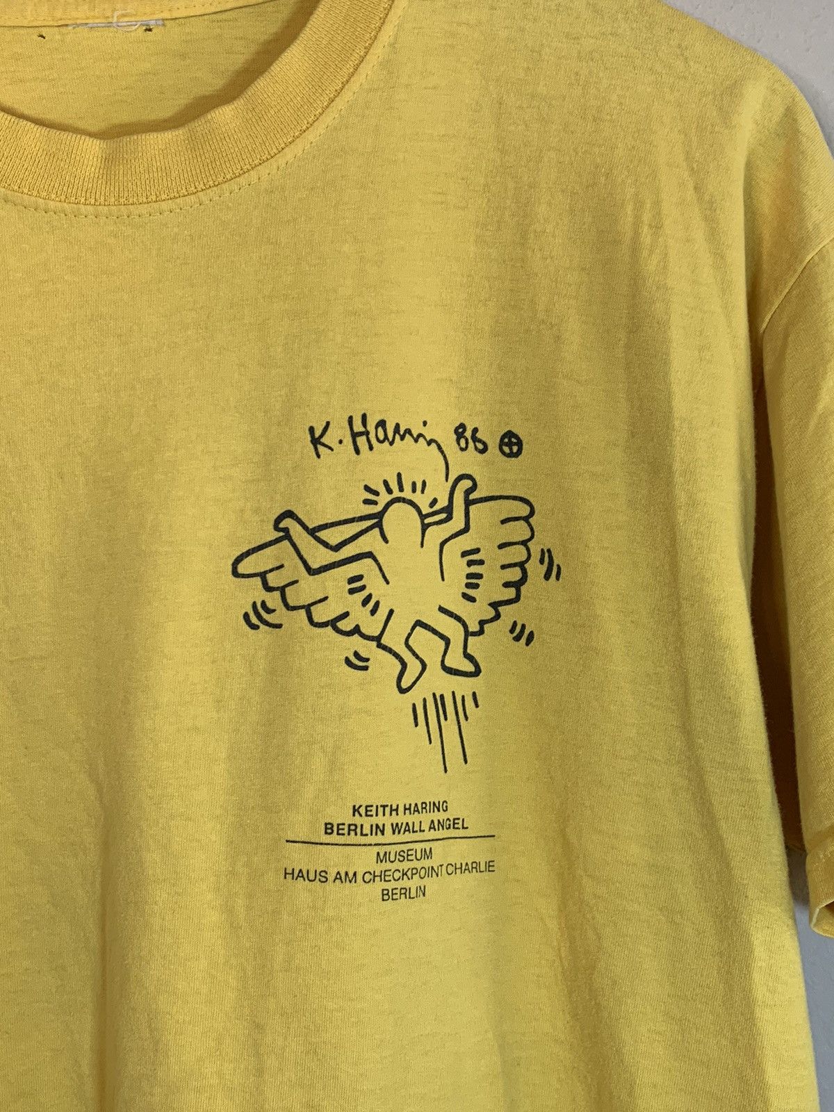 Keith Haring × Vintage RARE Vintage 1986 Keith Haring Berlin Wall Angel Art T-Shirt Size US L / EU 52-54 / 3 - 3 Thumbnail