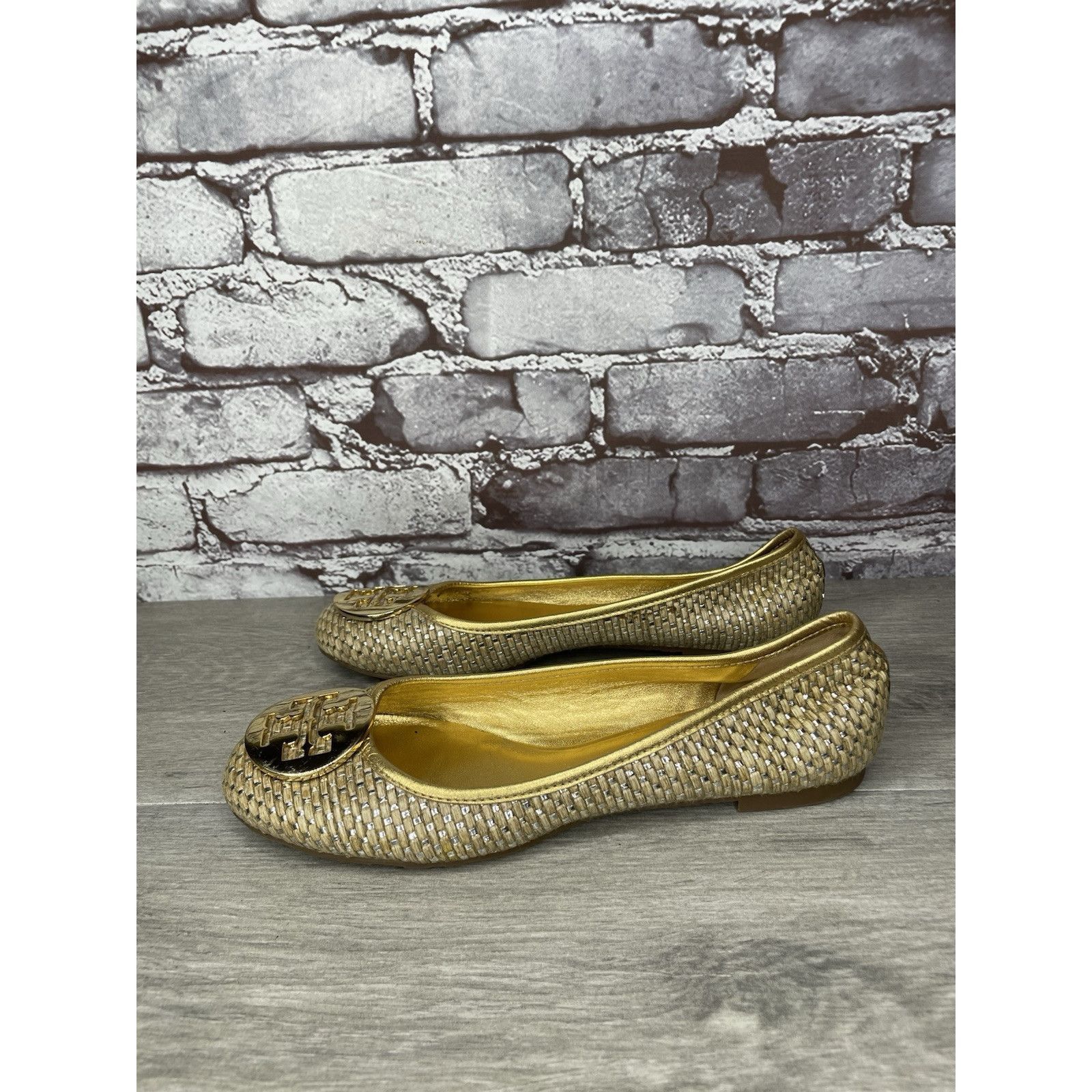 Tory Burch Tory Burch Straw Reva Gold Leather Logo Ballet Flats Women’s Size US 7.5 / IT 37.5 - 24 Thumbnail