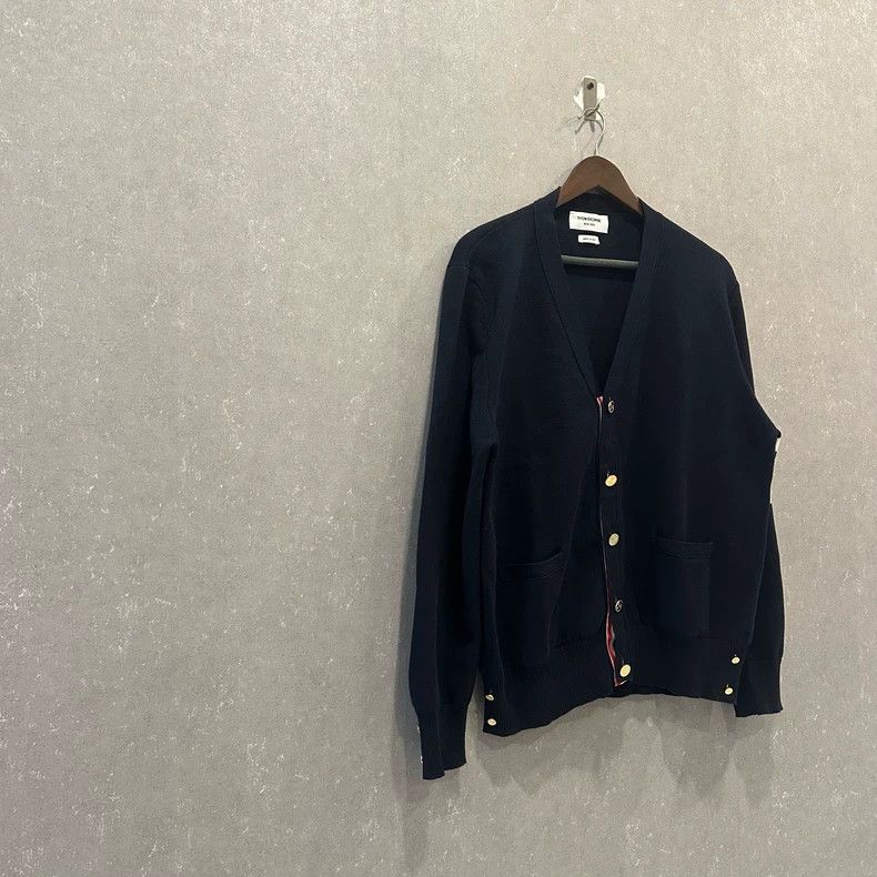 Thom Browne Thom Browne V-neck top Size US XXL / EU 58 / 5 - 3 Thumbnail