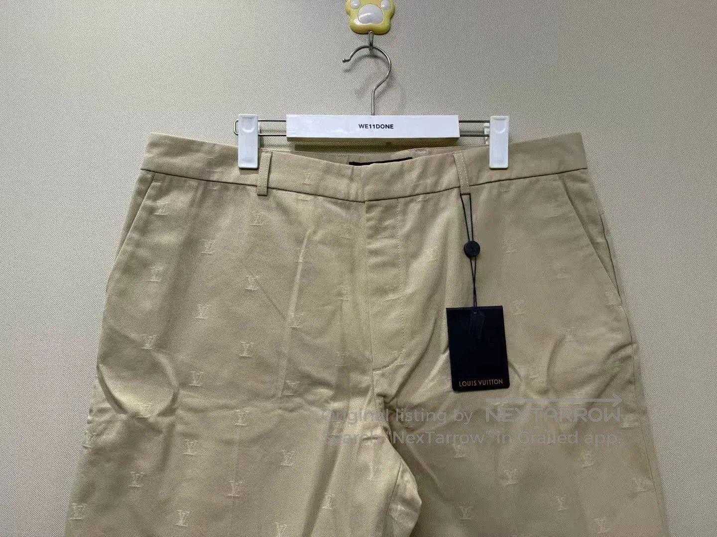 Louis Vuitton louis vuitton khaki logo embroidered shorts. Size US 34 / EU 50 - 2 Thumbnail
