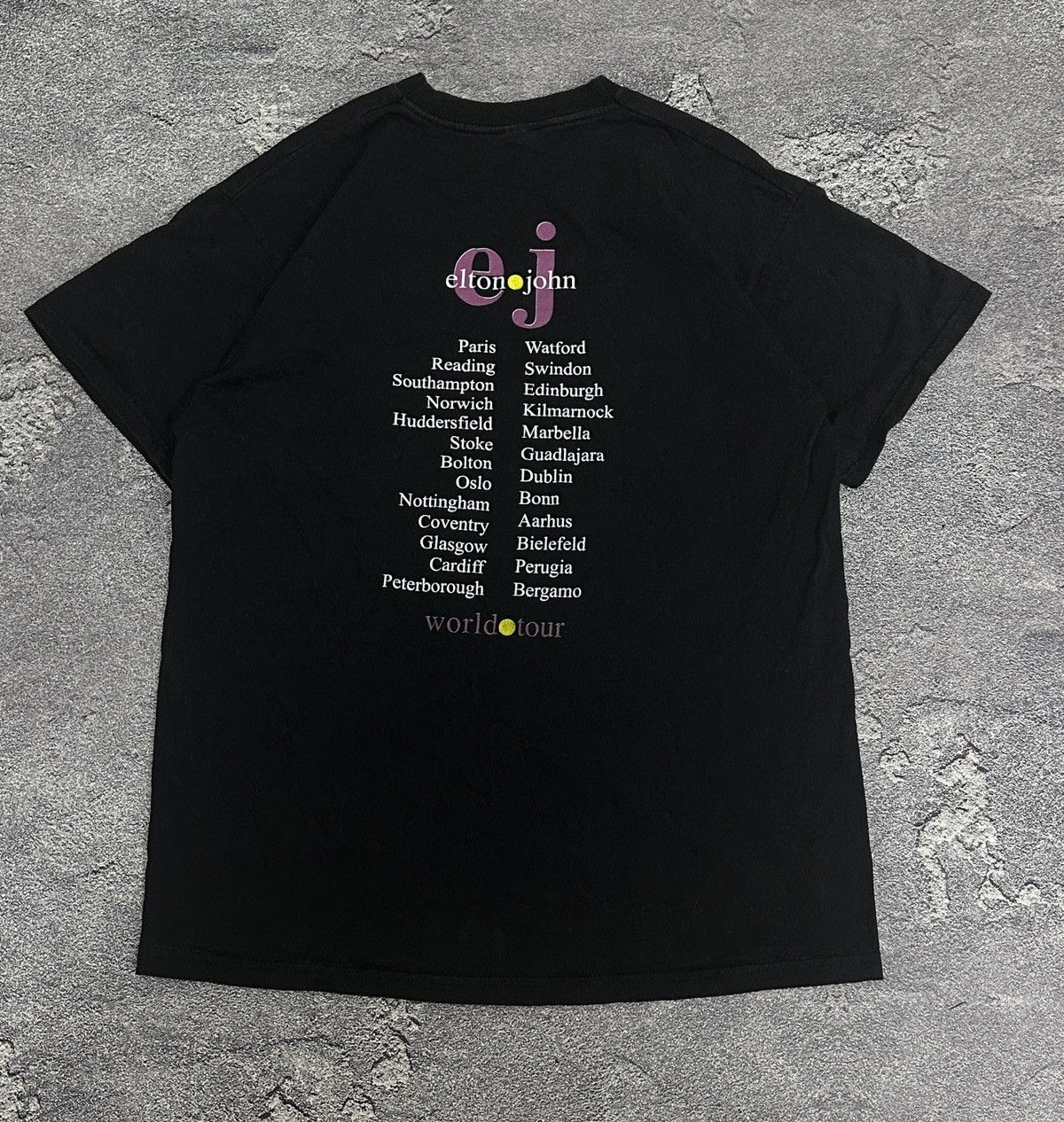 Band Tees × Vintage Vintage Elton John World Tour 2005 T-Shirt Black M Size Size US M / EU 48-50 / 2 - 2 Thumbnail