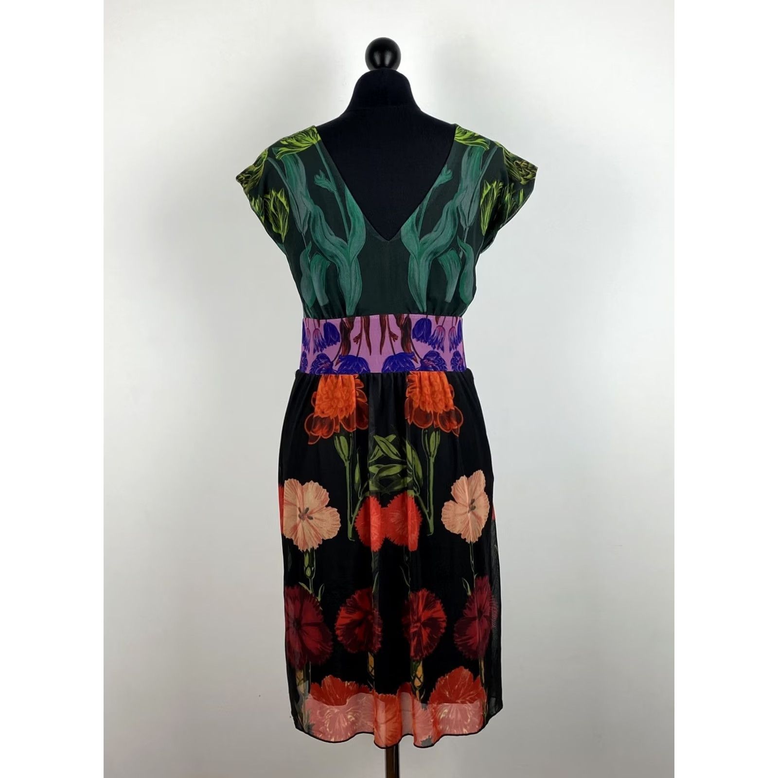Desigual Desigual Christian Lacroix womens dress M A-Line Dress Multicoloured Knee Length Womens Size M Desigual Dress Size M / US 6-8 / IT 42-44 - 4 Thumbnail