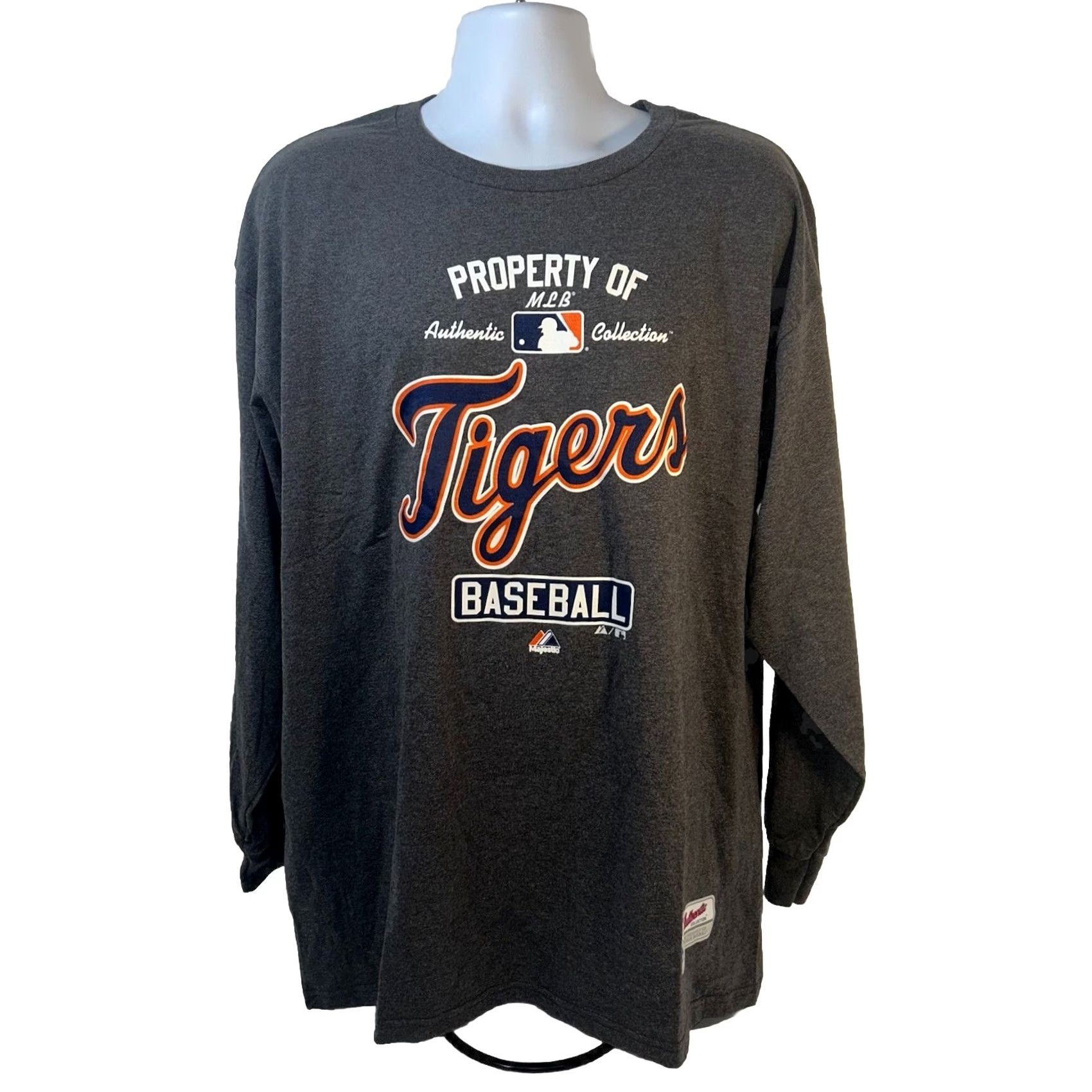 Vintage Majestic Detroit Tigers Long Sleeve Shirt Men 2XL Dark Heather Gray NWT 2011 NOS Tigers Logo Graphic Print Regular Fit Crew Neck Shirt Size US XXL / EU 58 / 5 - 2 Thumbnail