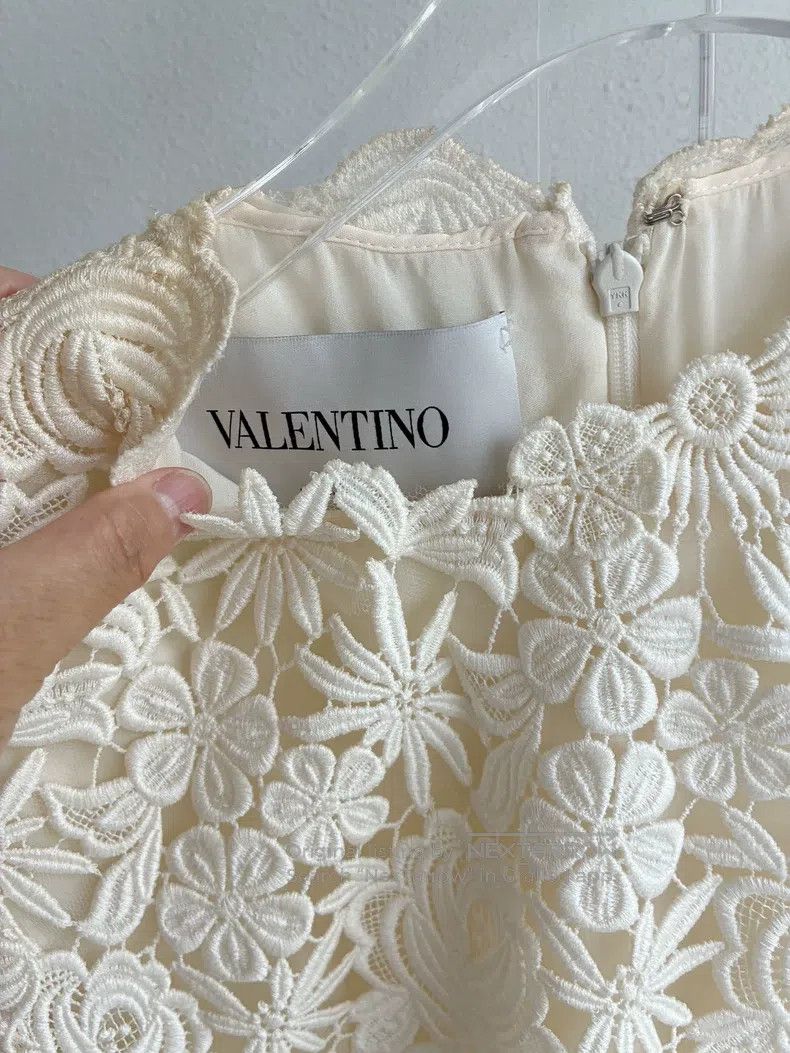 Valentino Valentino Pale yellow lace dress Size S / US 4 / IT 40 - 3 Thumbnail