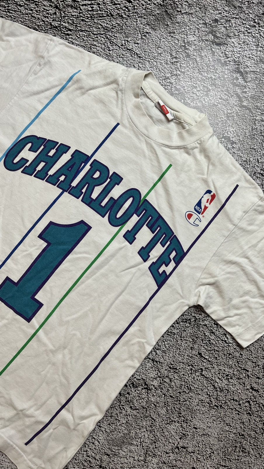 Champion VTG 90’s Charlotte Hornets NBA Muggsy Bogues champion tee Size US S / EU 44-46 / 1 - 2 Thumbnail
