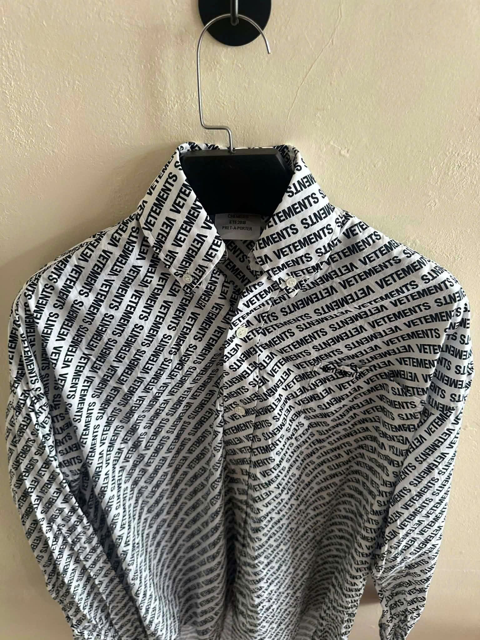 Vetements SHIRT VETEMENS Size US M / EU 48-50 / 2 - 9 Thumbnail