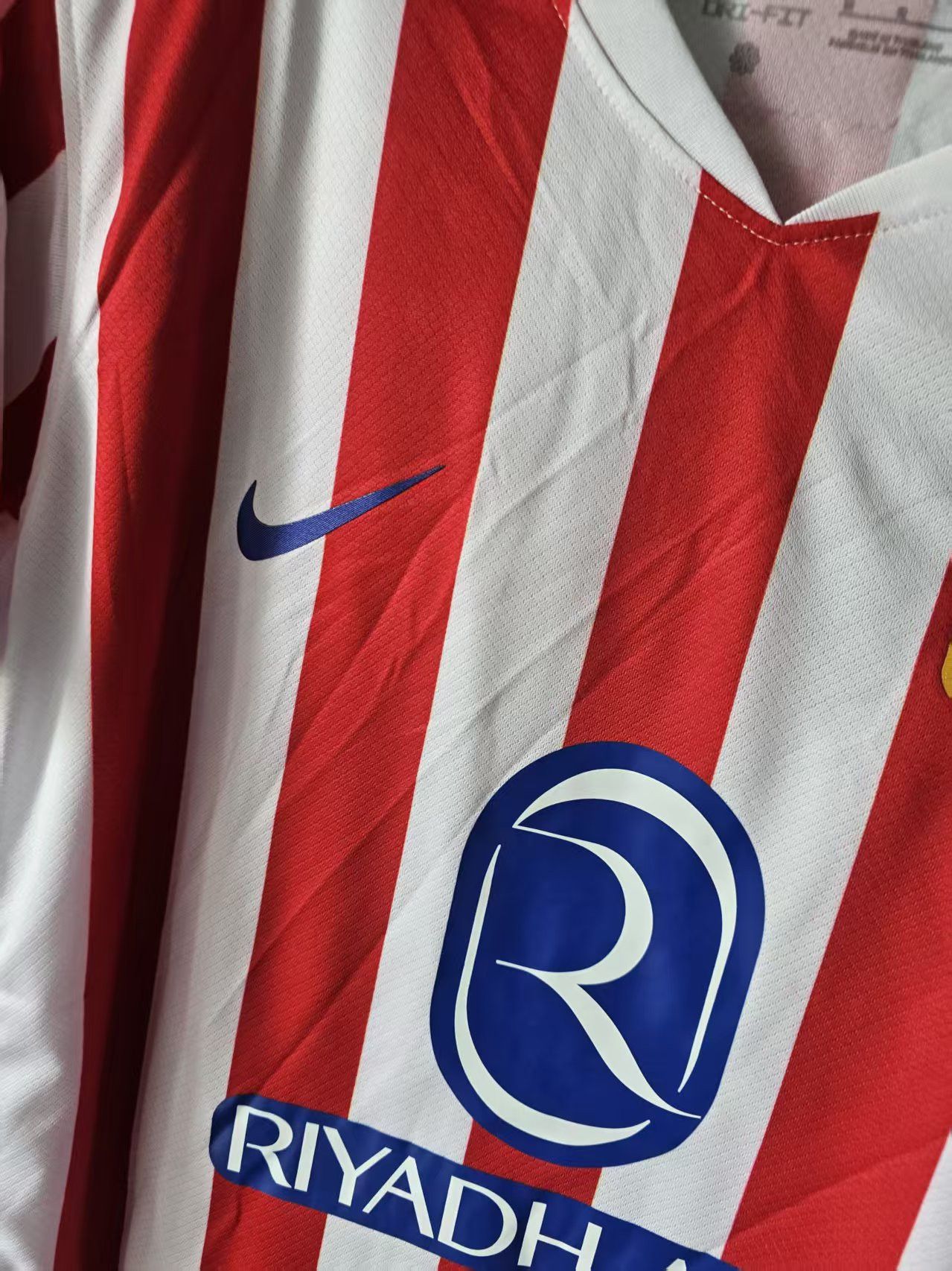 Nike 2025 26 Club Atlético de Madrid 19 Julián Álvarez Jersey Size US M / EU 48-50 / 2 - 5 Thumbnail