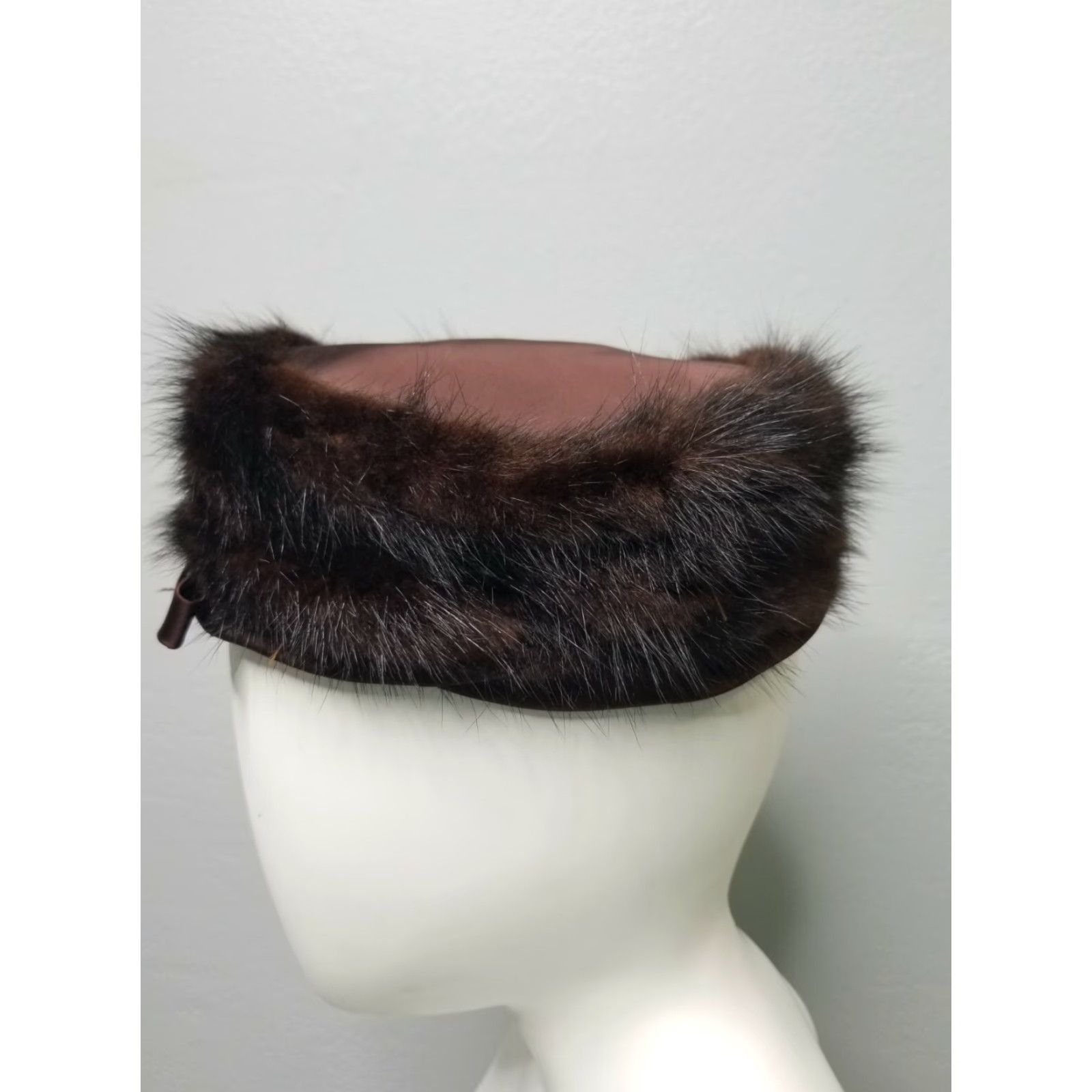 Vintage Vintage Union Made Pillbox Hat 1950s Brown Mink Fur Satin 22 Size ONE SIZE - 3 Thumbnail