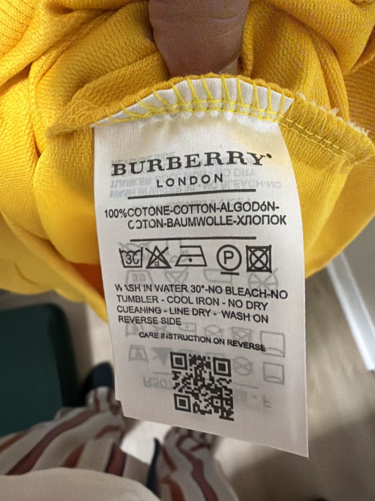 Burberry Burberry Equestrian Knight Logo Crewneck – Yellow – Small Size US S / EU 44-46 / 1 - 4 Thumbnail