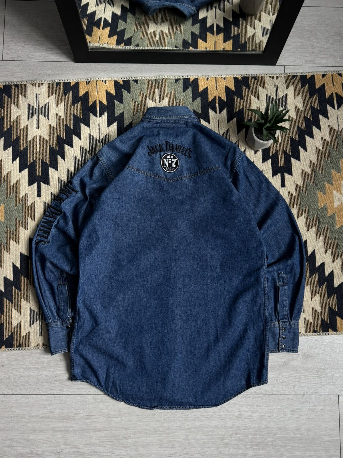 Vintage Vintage Jack Daniel’s Denim Logo Shirt Size US M / EU 48-50 / 2 - 2 Thumbnail