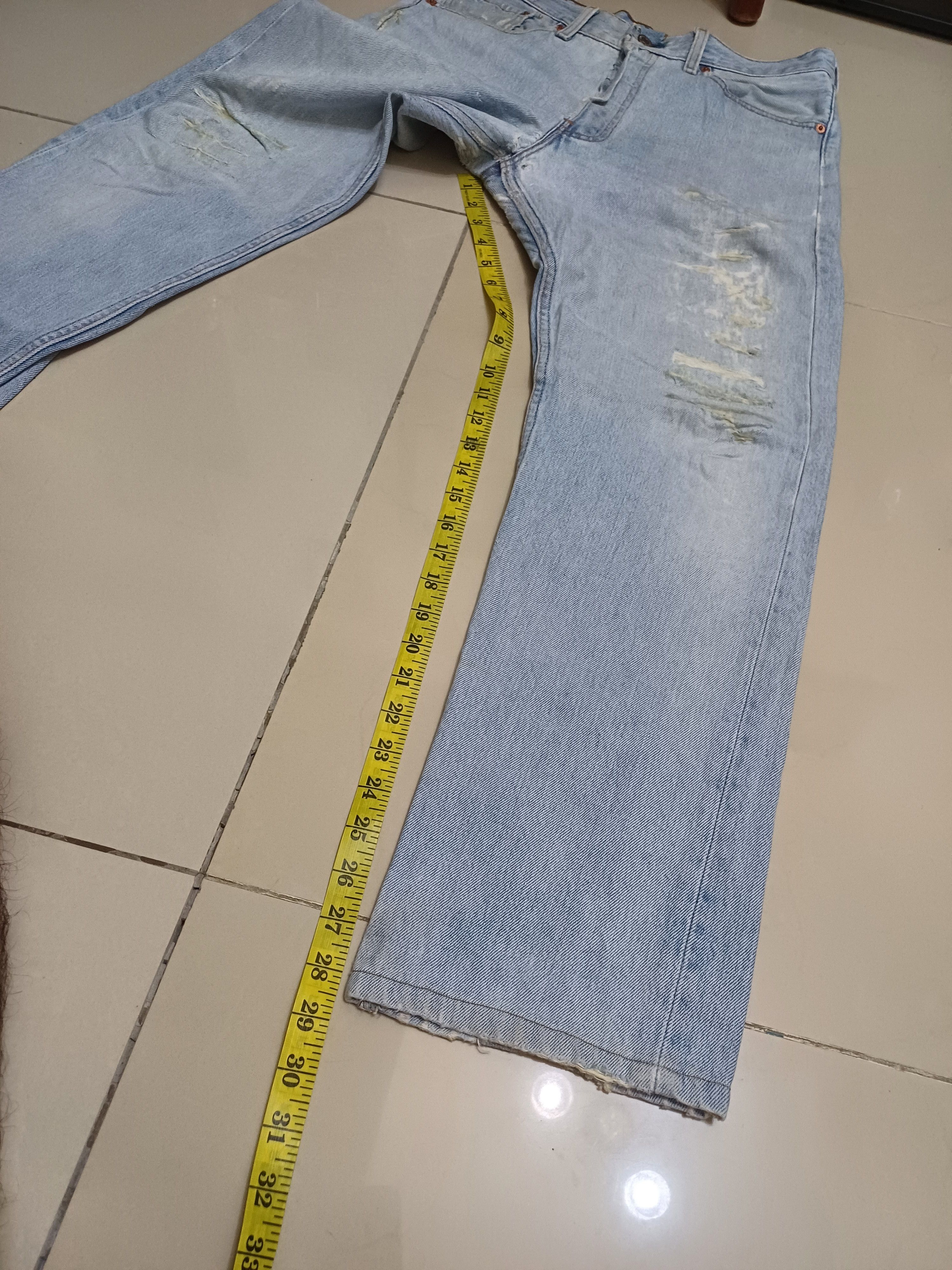 Levi's Vintage Clothing Crazy Distressed, vintage 90s Levis 501 🔥🔥🔥 Size US 32 / EU 48 - 24 Thumbnail
