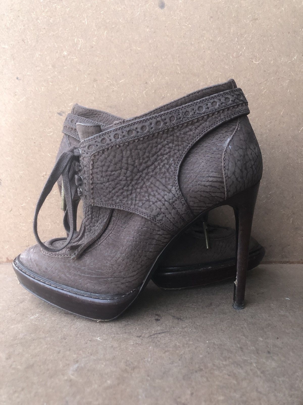 Burberry Burberry Brown Calfskin Leather Ankle Boots Size 36 Size US 6 / IT 36 - 8 Thumbnail