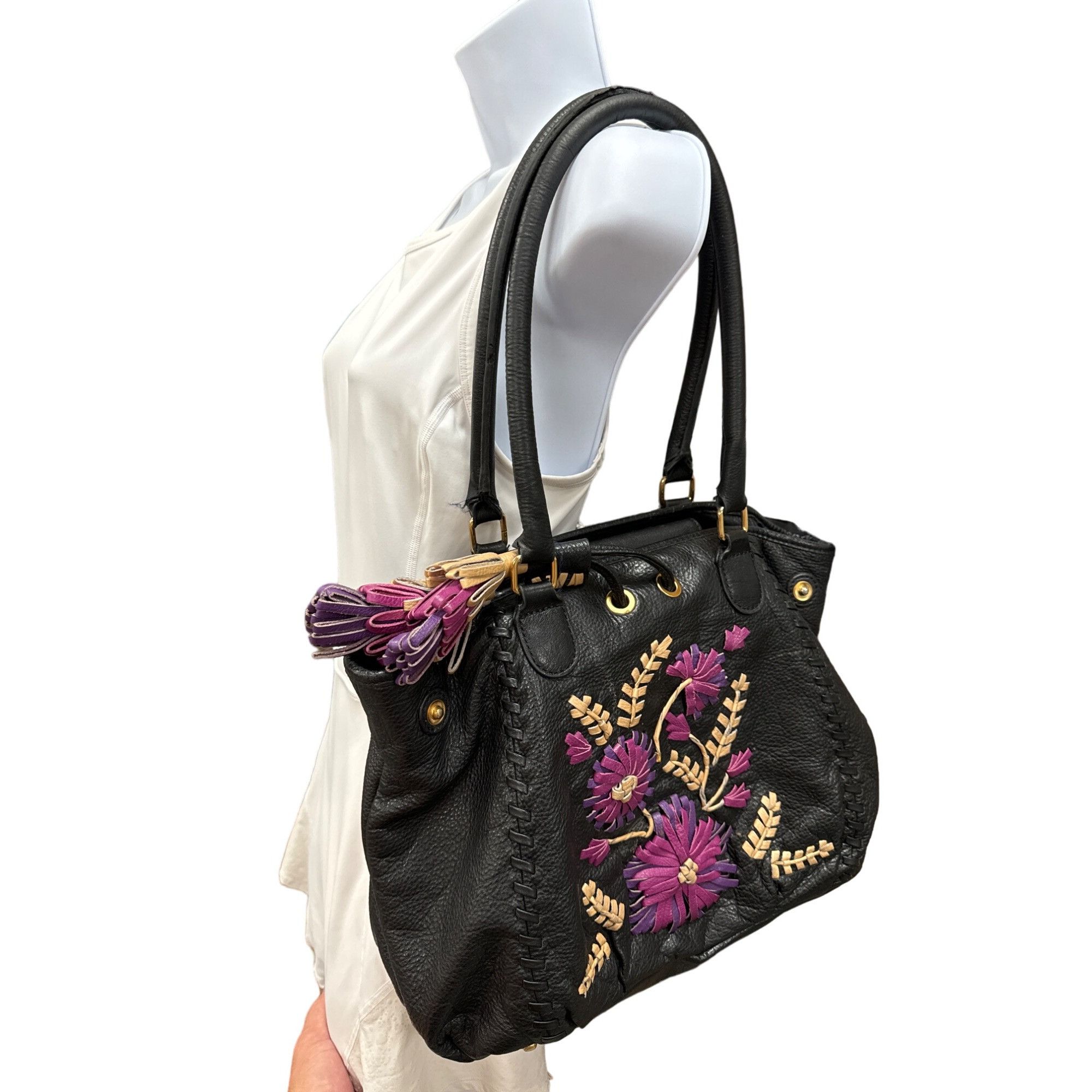 Other Isabella Fiore vintage leather tossled floral handbag 3227 Size ONE SIZE - 16 Thumbnail