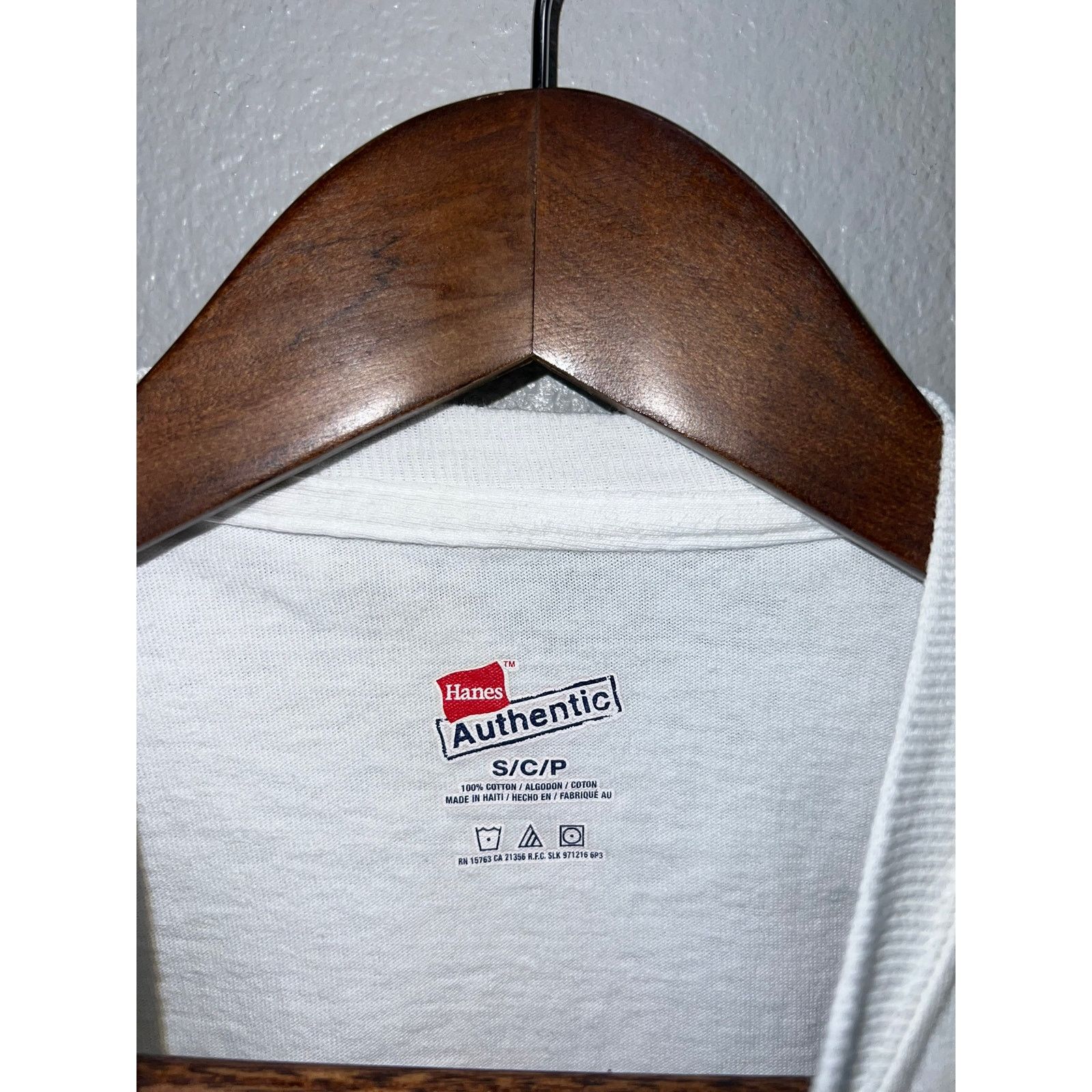 Hanes Wells Fargo Shirt Banking Company Logo White Hanes Tee Small Size US S / EU 44-46 / 1 - 5 Thumbnail