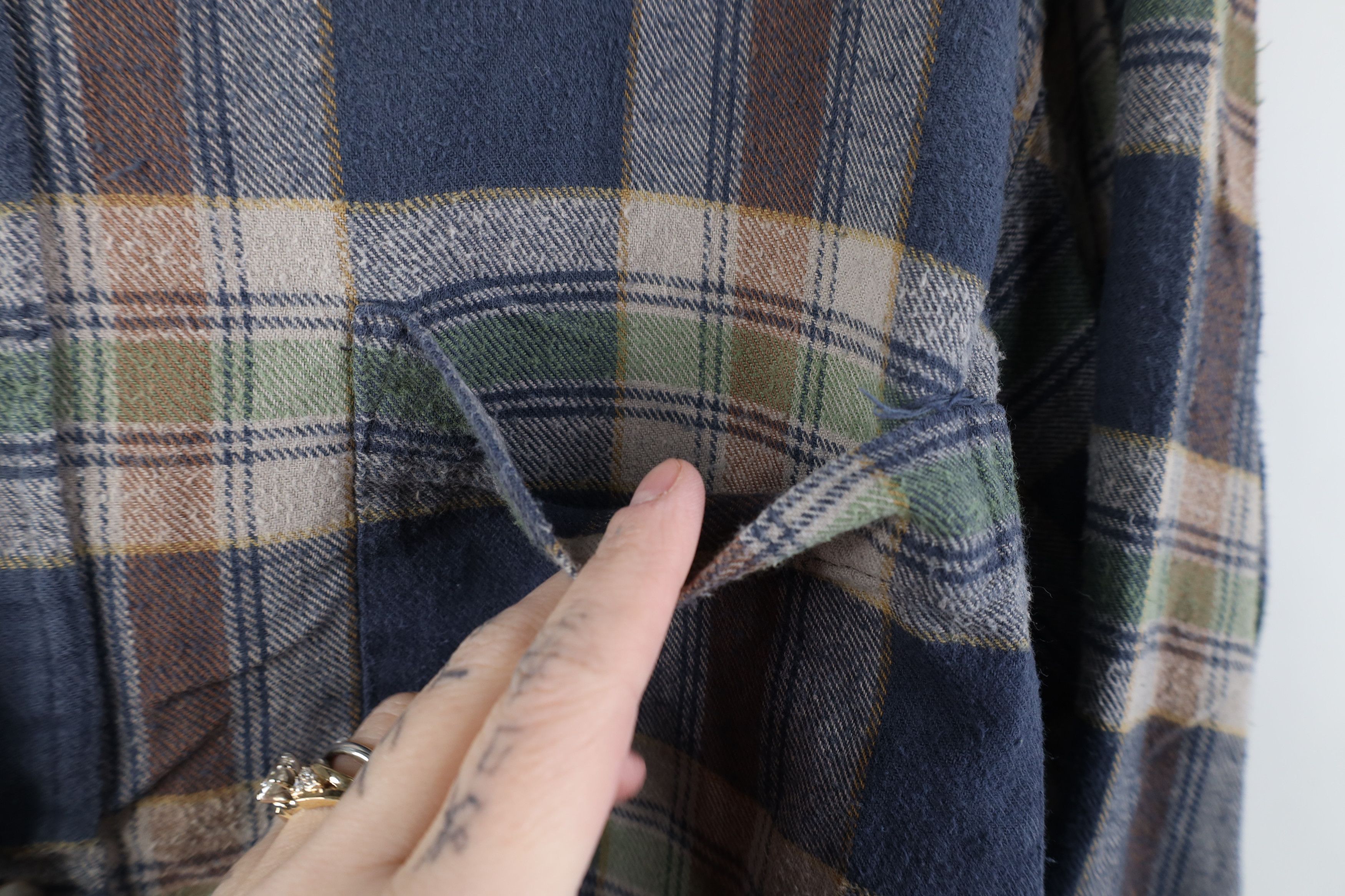 Vintage Vintage 90s Streetwear Button Shirt Plaid Earth Tone Size US XL / EU 56 / 4 - 4 Thumbnail
