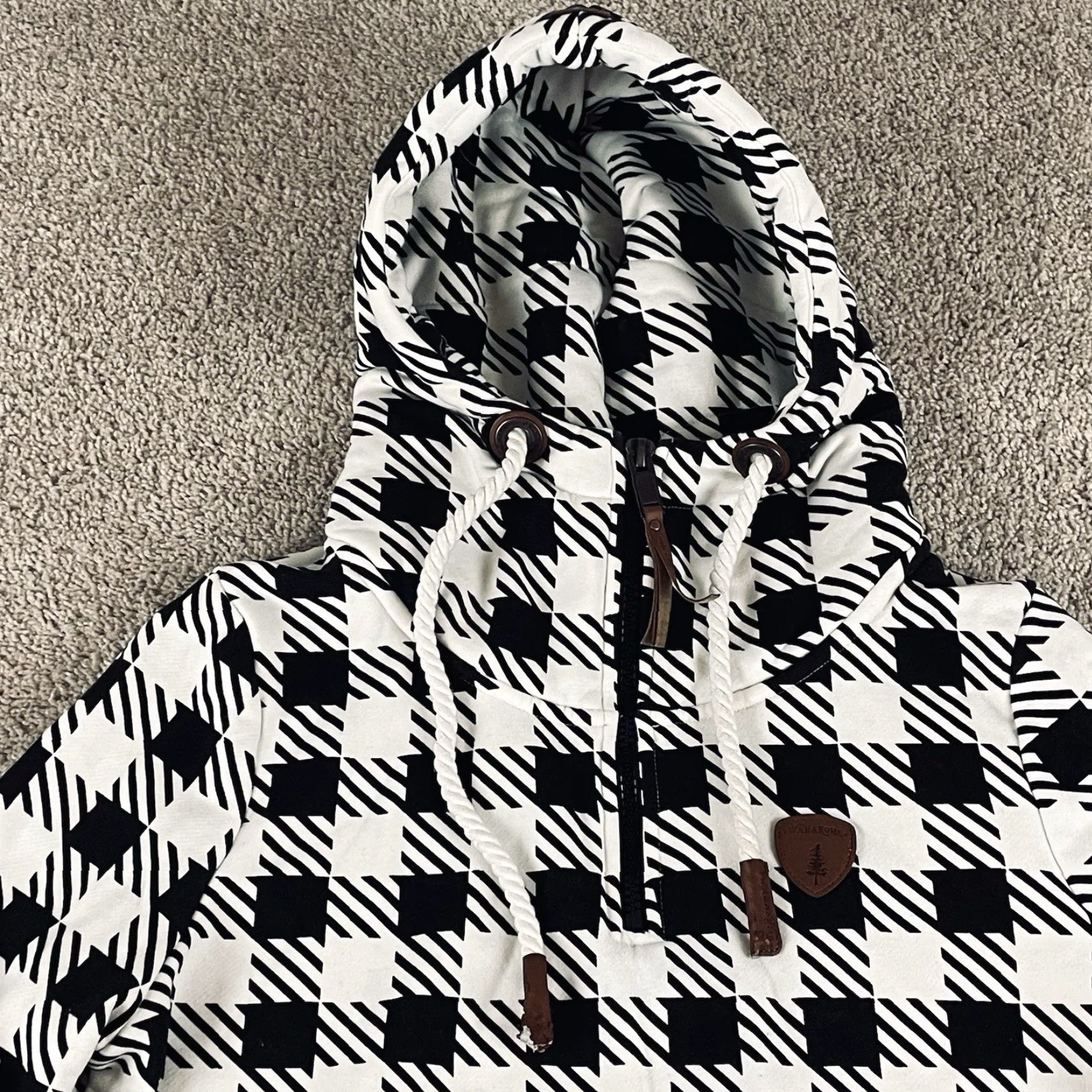 Vintage Wanakome Hoodie Womens XL Black Drawstring Patch Fleece Sweatshirt R2 Size XL / US 12-14 / IT 48-50 - 2 Thumbnail
