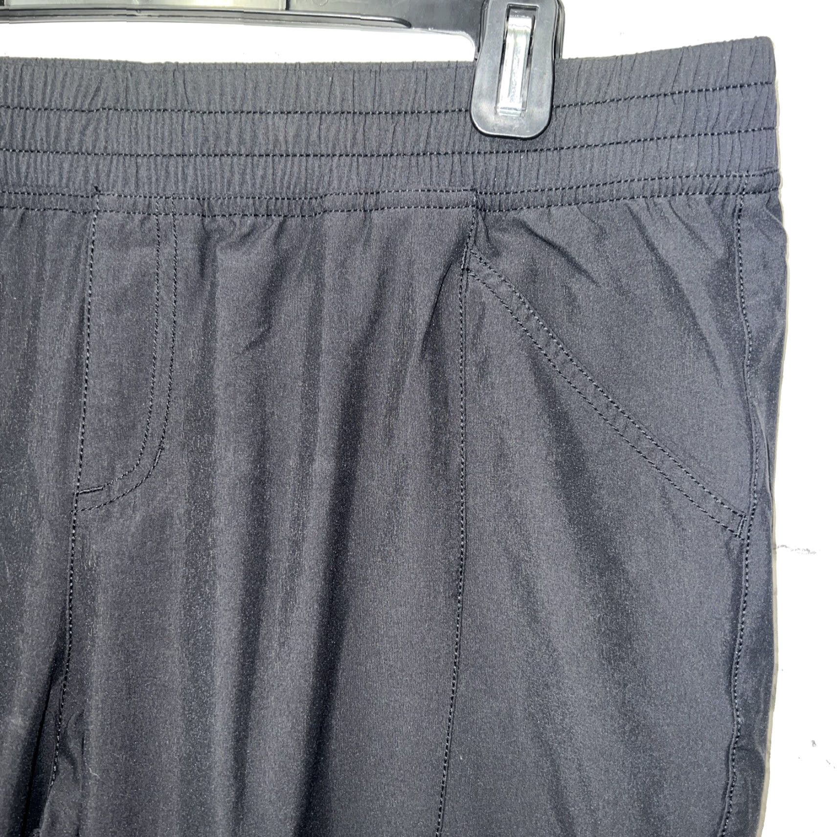 The North Face The North Face Pants Womens Black Nylon 32” Inseam 16 16 Women Chino Regular Size 16 Size 38" / US 16 / IT 52 - 2 Thumbnail