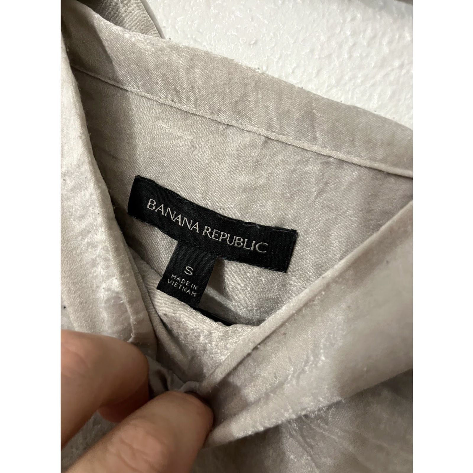 Banana Republic Banana Republic Blouse Long Sleeve Off-Shoulder Tie Neck Beige S Women's Shirt Diverse 2010s 90s Inspired, Pre-Owned Size S / US 4 / IT 40 - 3 Thumbnail