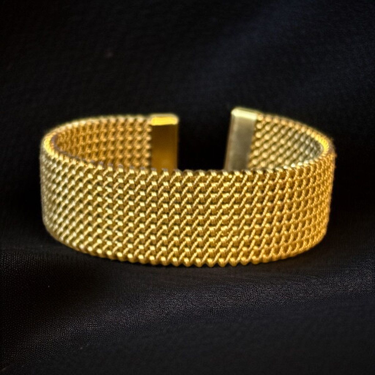 Other Gold tone woven mesh cuff bangle bracelet Size ONE SIZE - 1 Thumbnail