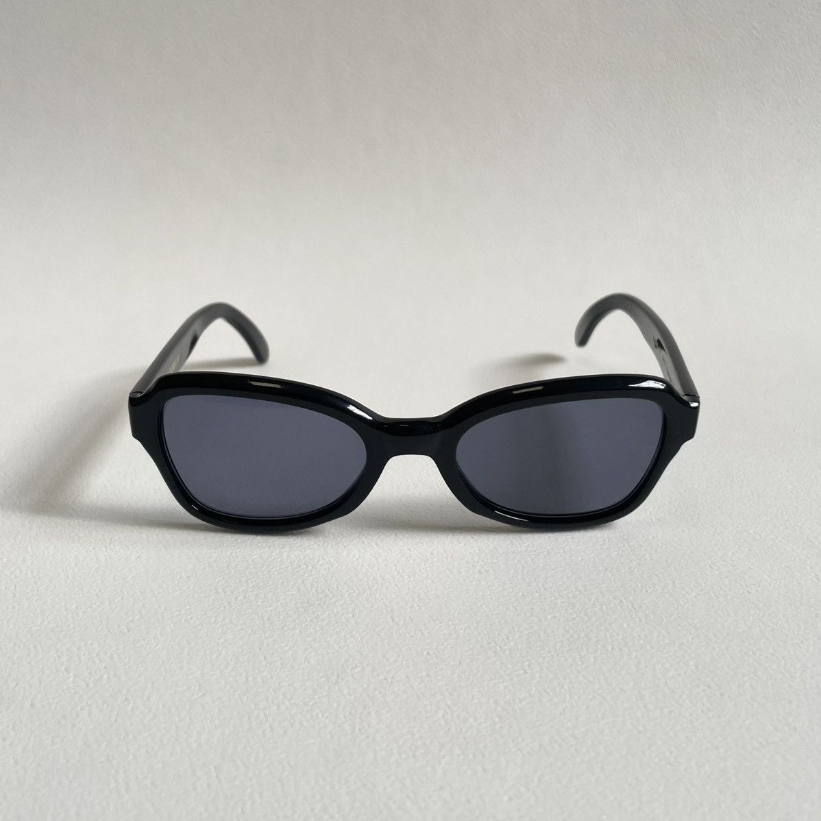 Cutler and Gross Black ‘Oval Shape Lens’ Vintage Sunglasses Size ONE SIZE - 1 Thumbnail