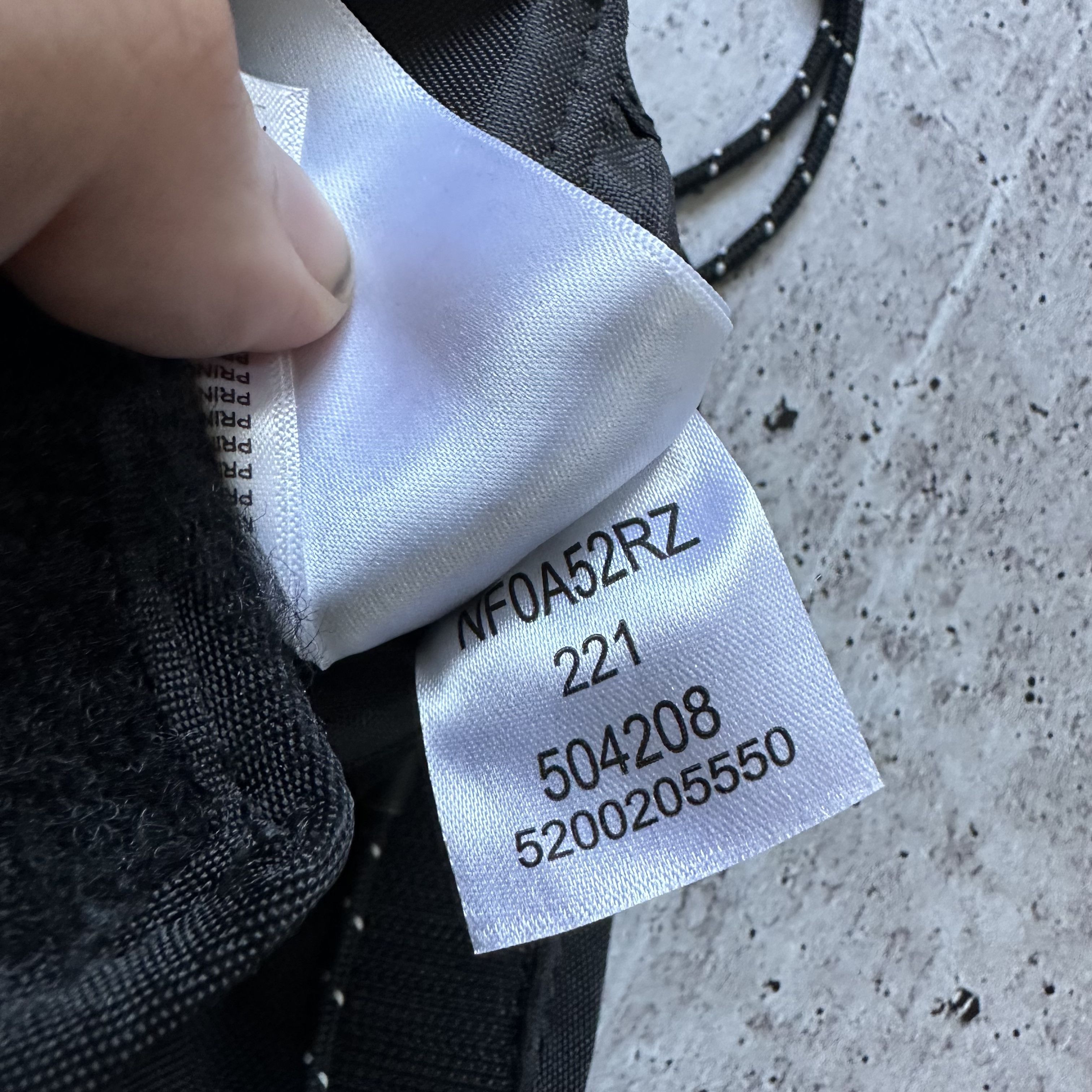 The North Face The North Face Light Weight Big Logo Shoulder Bag Size ONE SIZE - 7 Thumbnail
