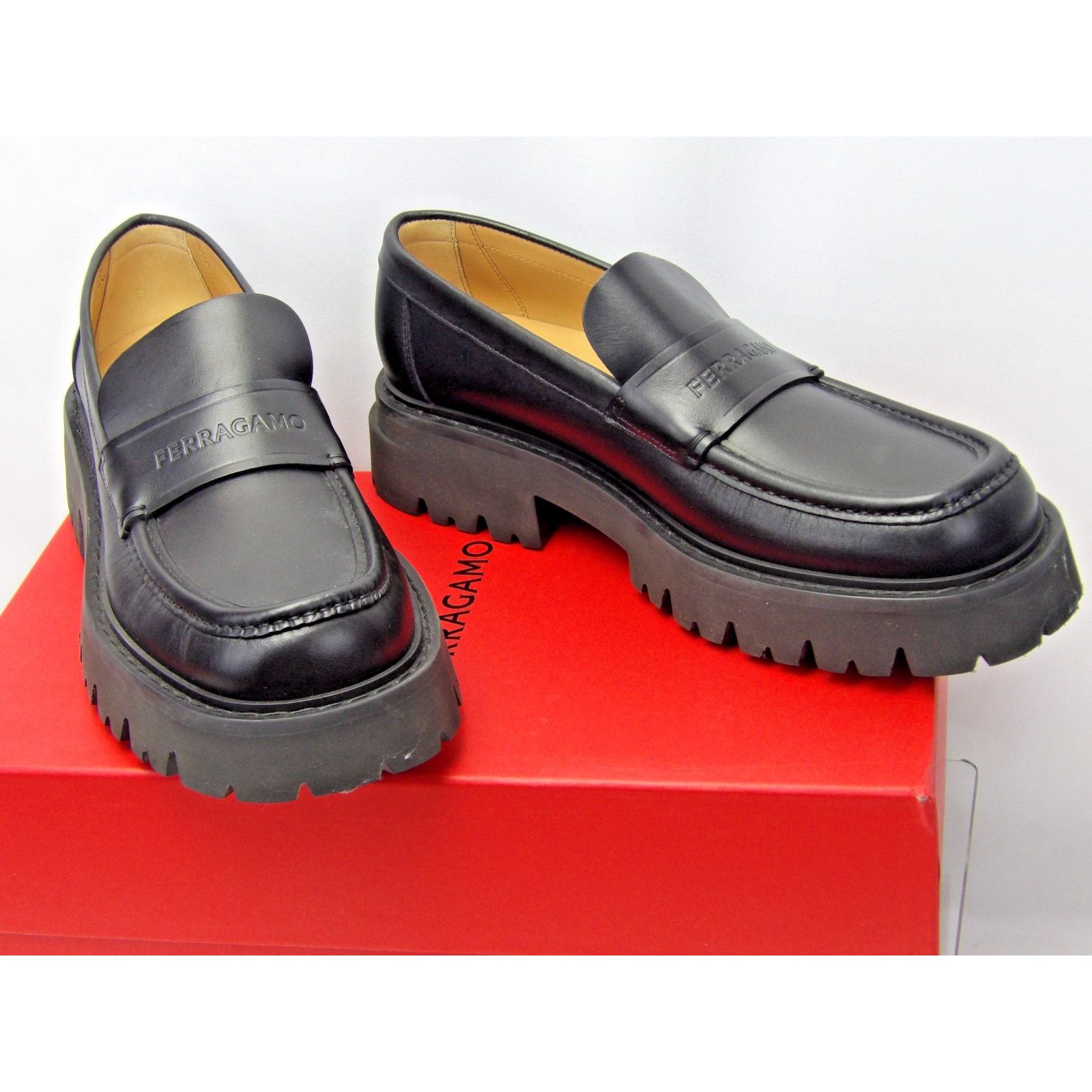 Salvatore Ferragamo FERRAGAMO BLACK LEATHER FERGAL LUG SOLE LOGO LOAFERS 12 D IT Size US 13 / EU 46 - 8 Thumbnail