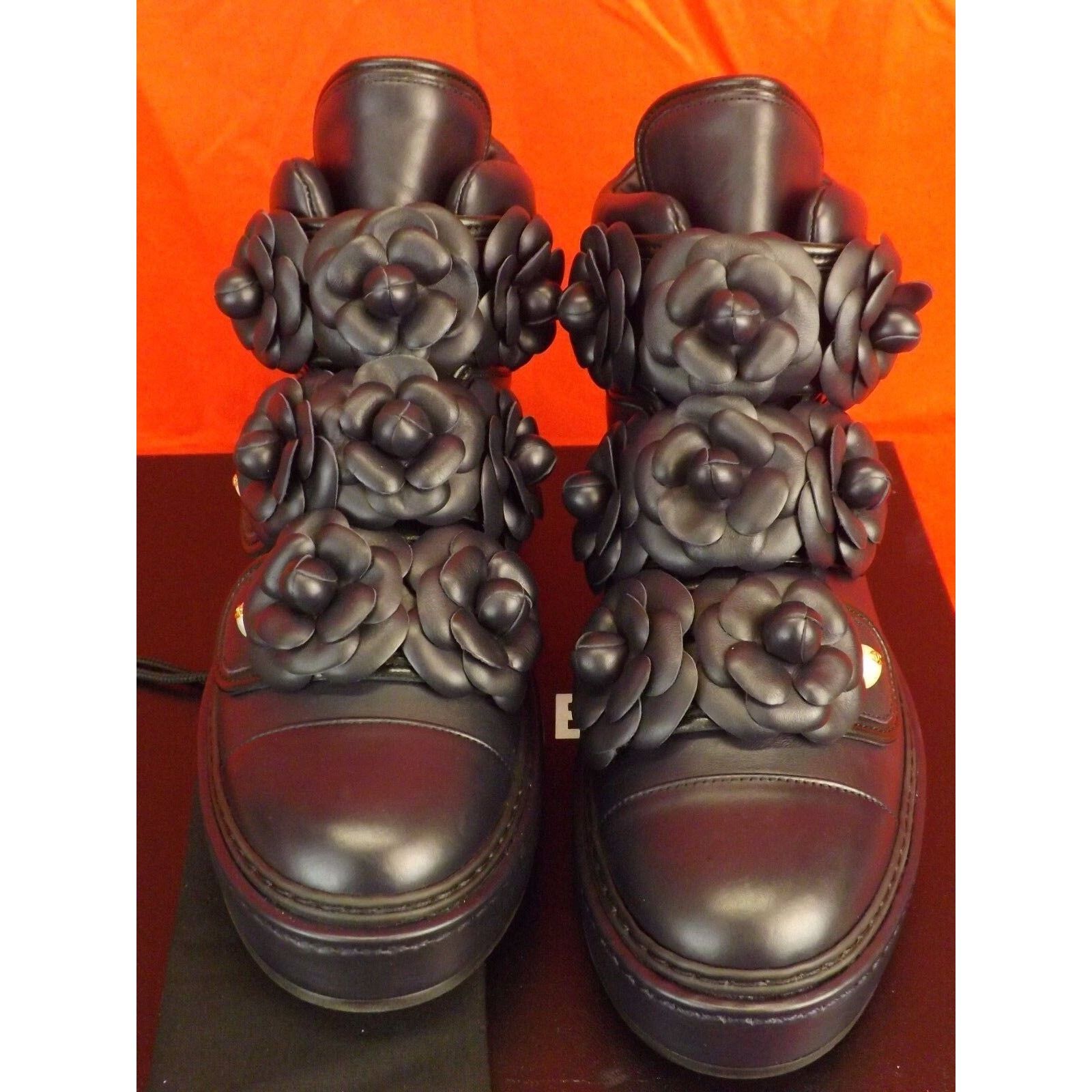 Chanel NAVY LEATHER CAMELLIA FLOWERS PEARLS CC G31628 SNEAKERS 37.5 Size US 7.5 / IT 37.5 - 2 Thumbnail