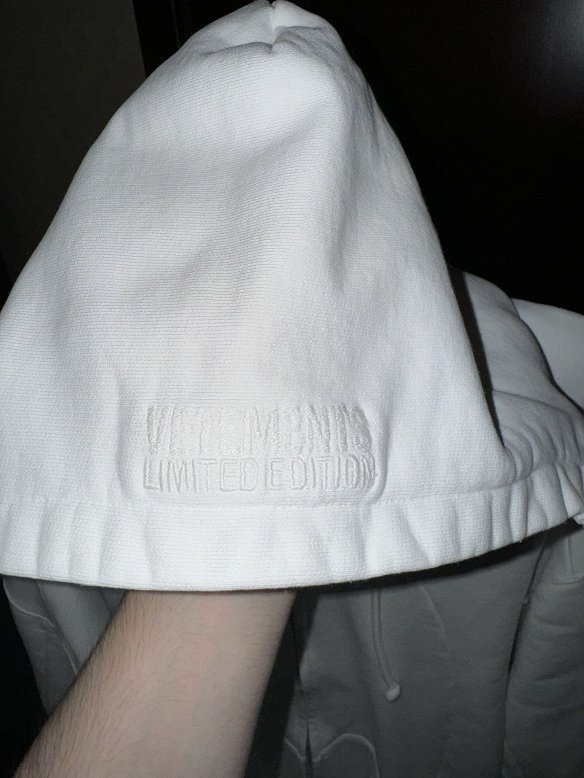 Vetements VETEMENTS Men White Cut Up Destroyed Hoodie Size M Oversized Size US M / EU 48-50 / 2 - 13 Thumbnail