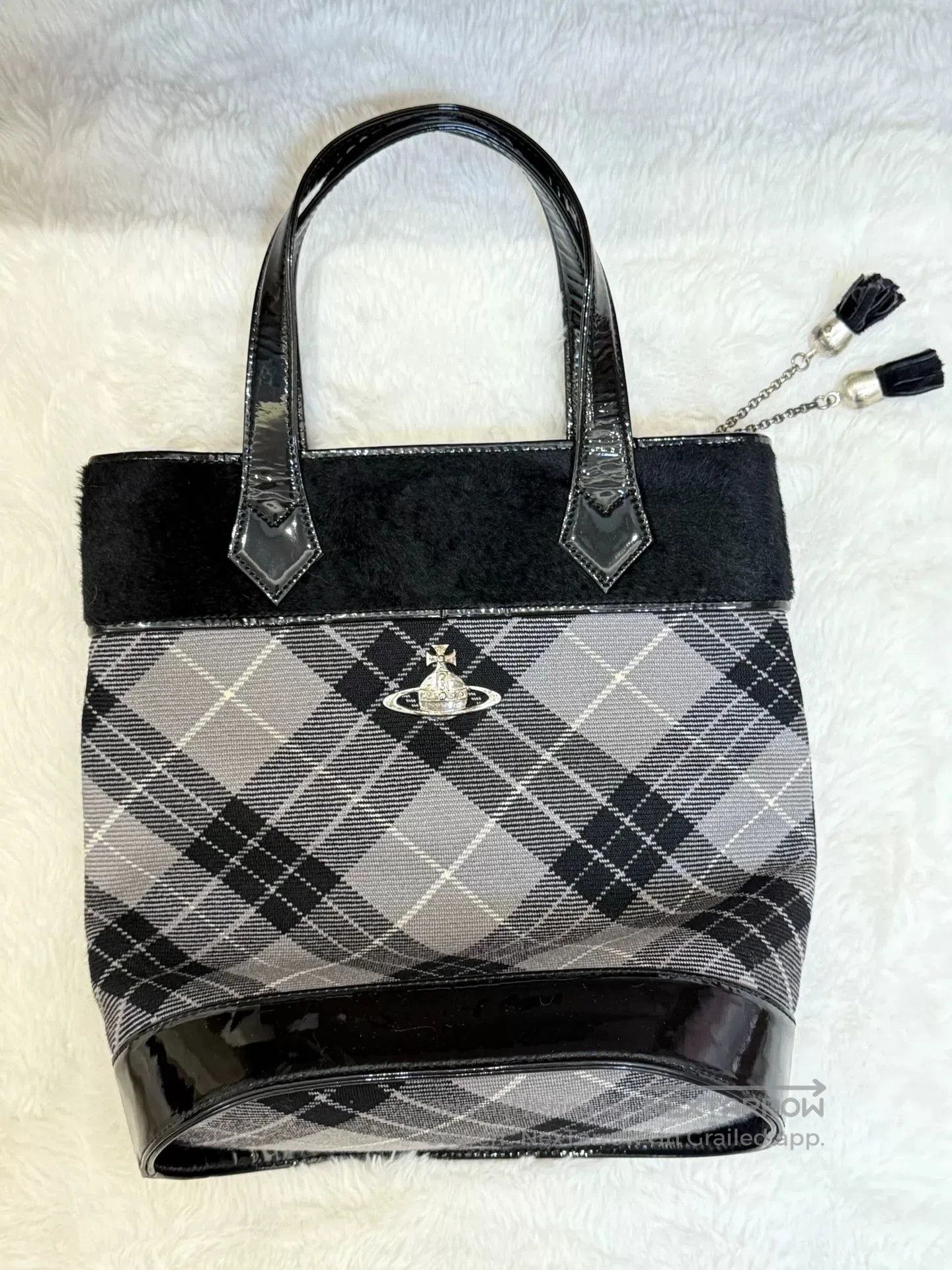 Vivienne Westwood Vivienne Westwood 2000s Tartan Cylinder Bag. Size ONE SIZE - 1 Thumbnail