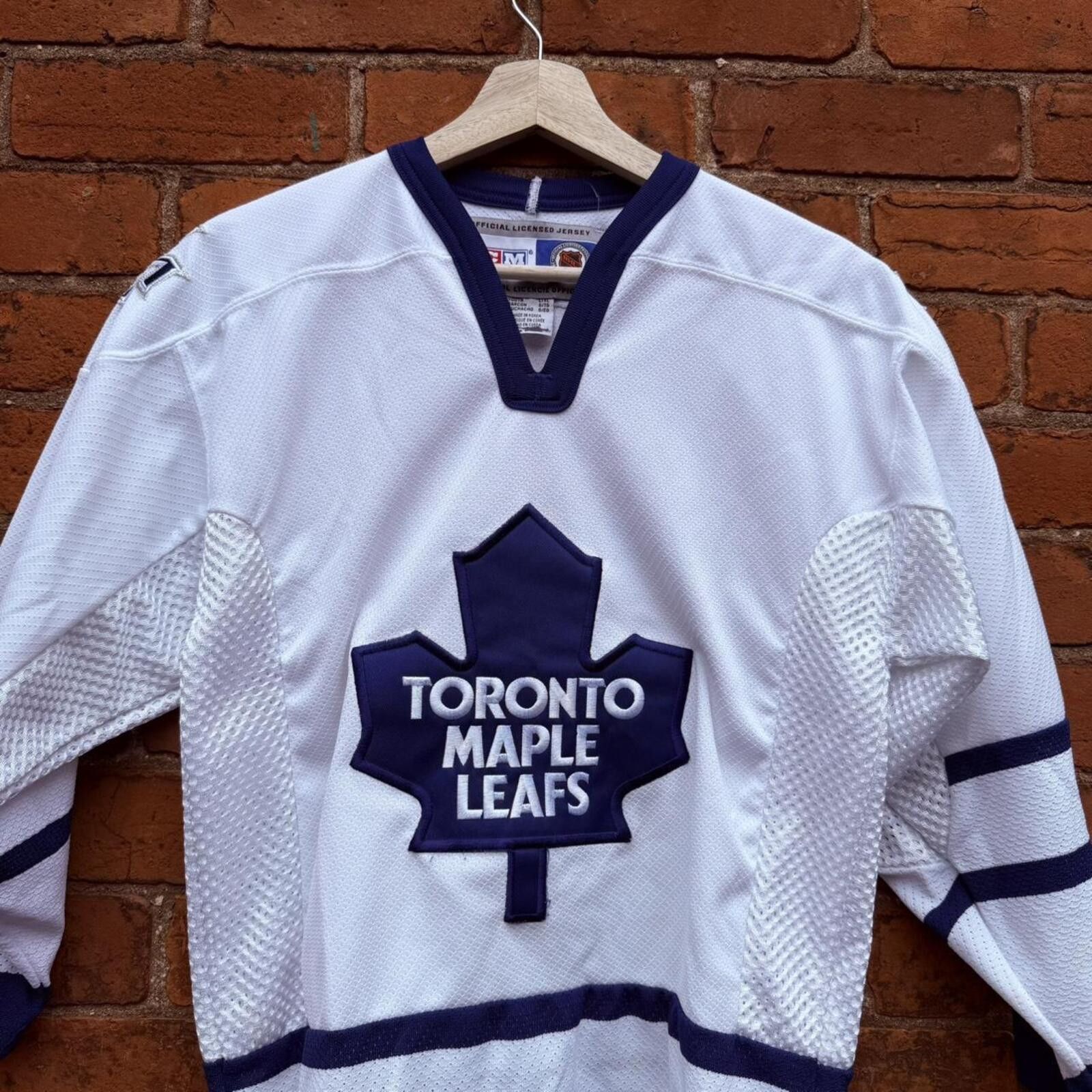 Ccm Vintage Toronto maple leafs jersey 00s youth L/XL Size US XL / EU 56 / 4 - 2 Thumbnail