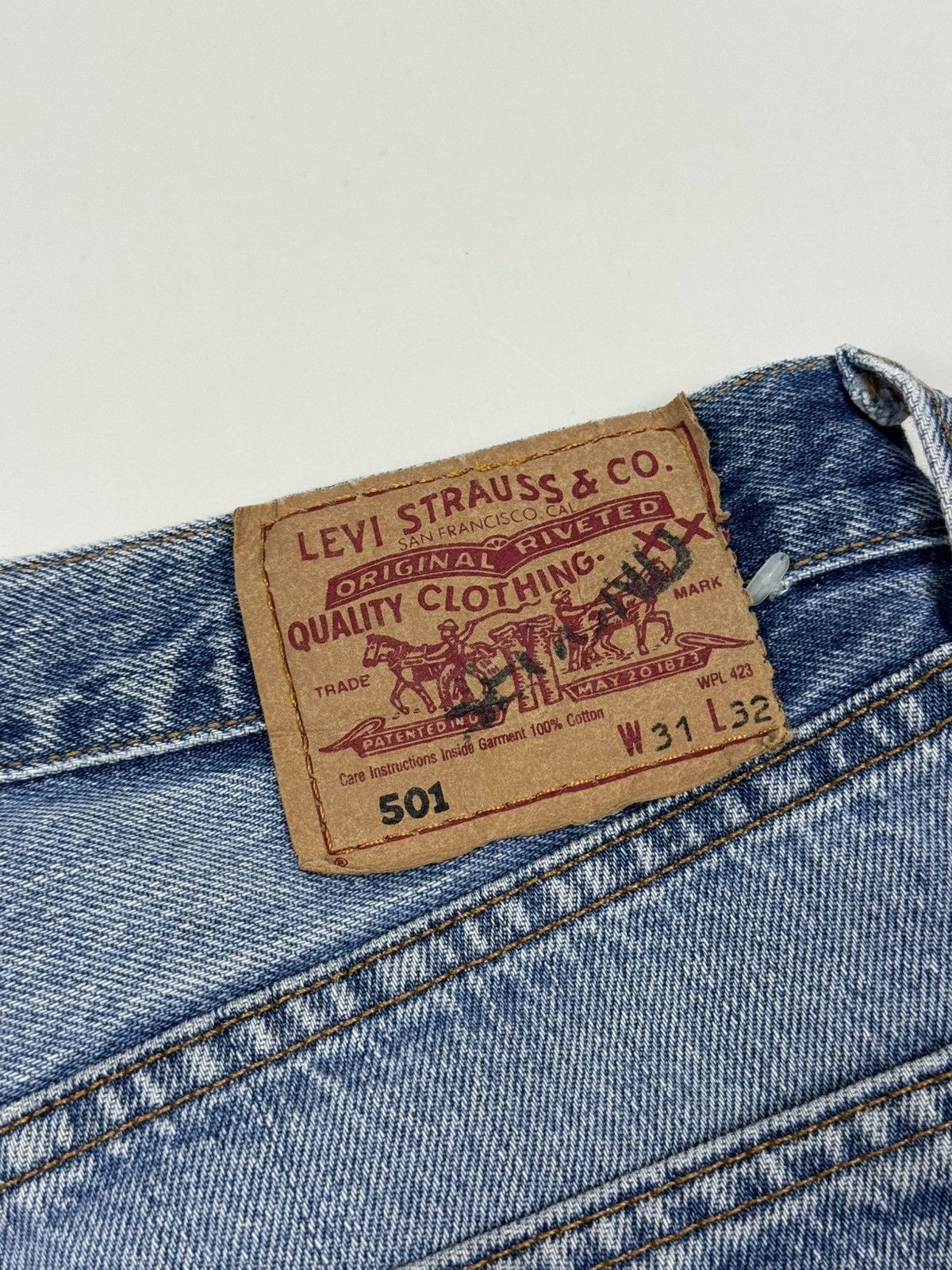 Levi's 1990’s Vintage Distressed Levi’s 501 Washed Denim USA Jeans Size US 31 - 16 Thumbnail