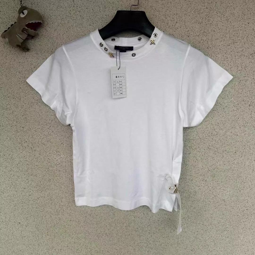 Louis Vuitton LV Neck Metal Logo Short Sleeve Tee XS 95 New Size XS / US 0-2 / IT 36-38 - 1 Thumbnail